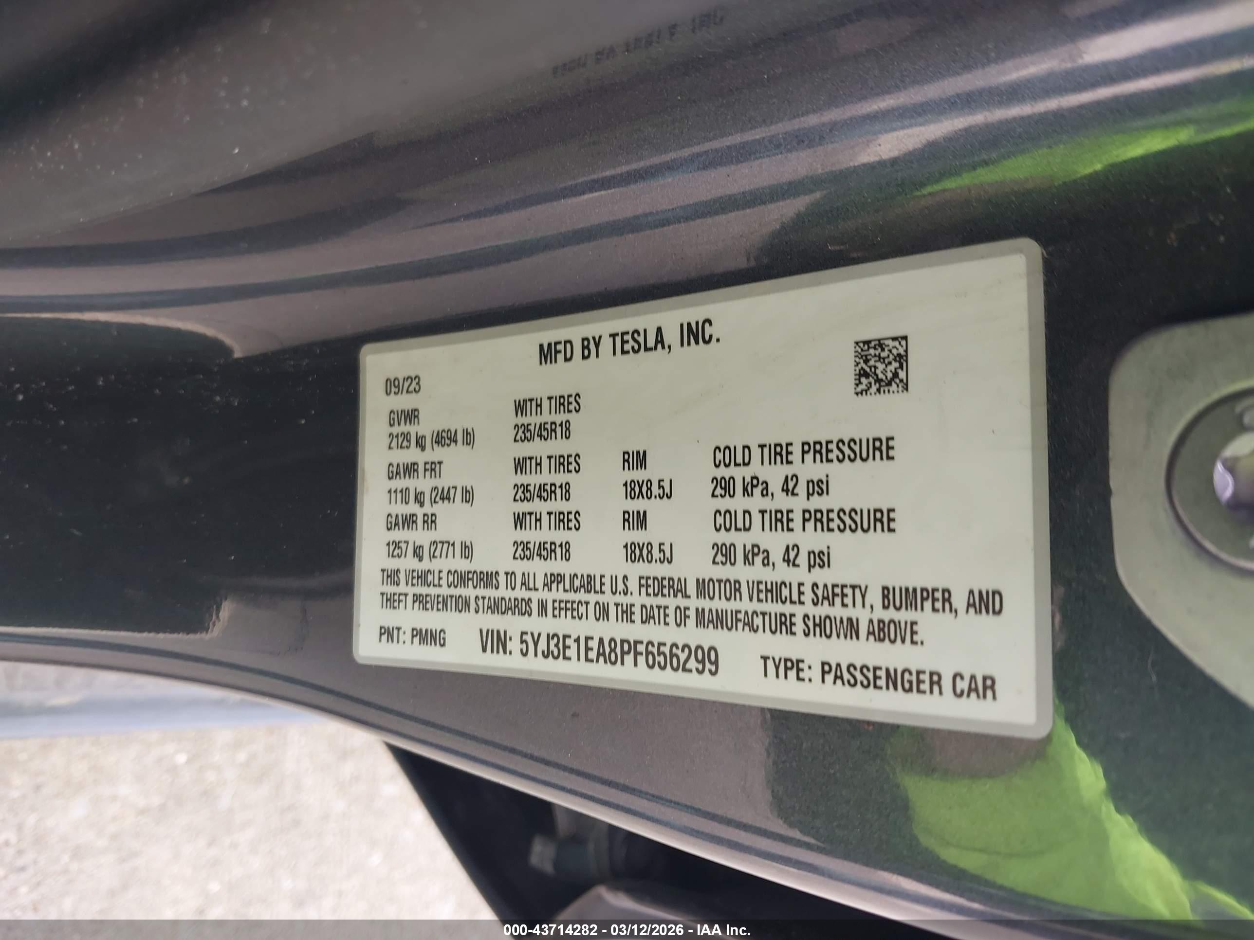 TESLA MODEL image 9