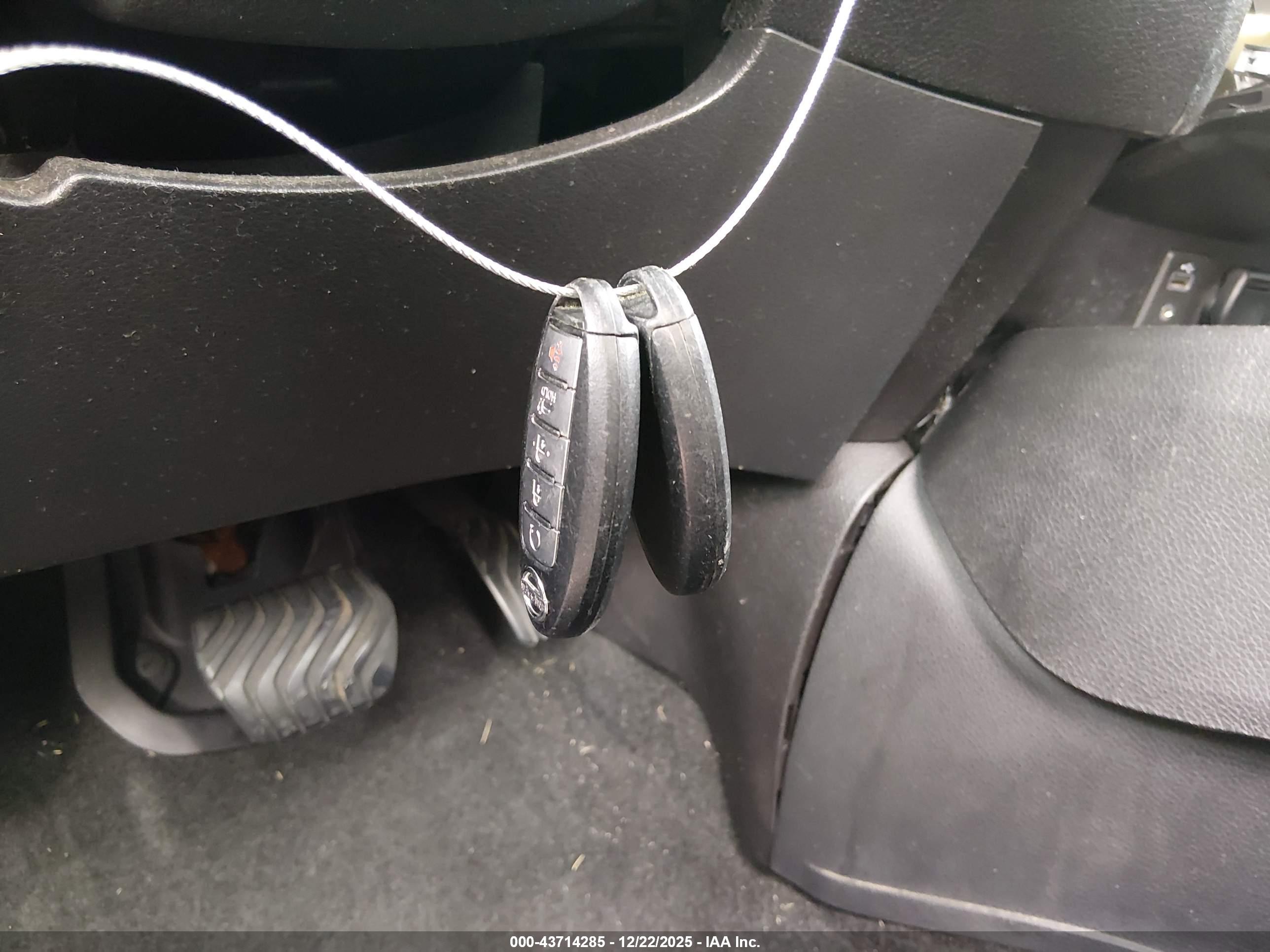 NISSAN ROGUE image 11