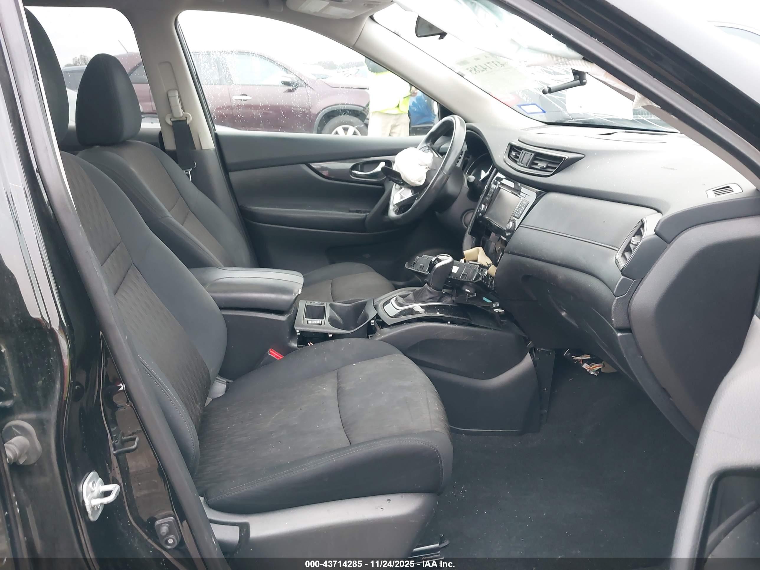 NISSAN ROGUE image 5
