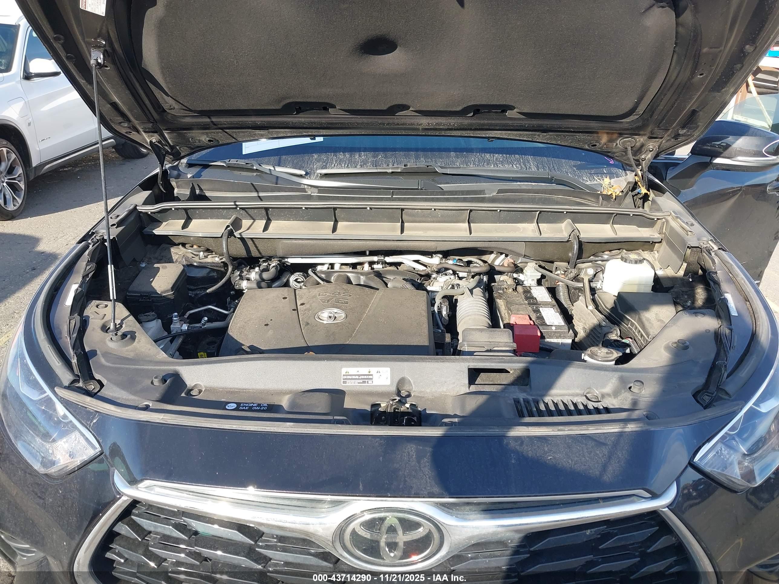 TOYOTA HIGHLANDER image 10