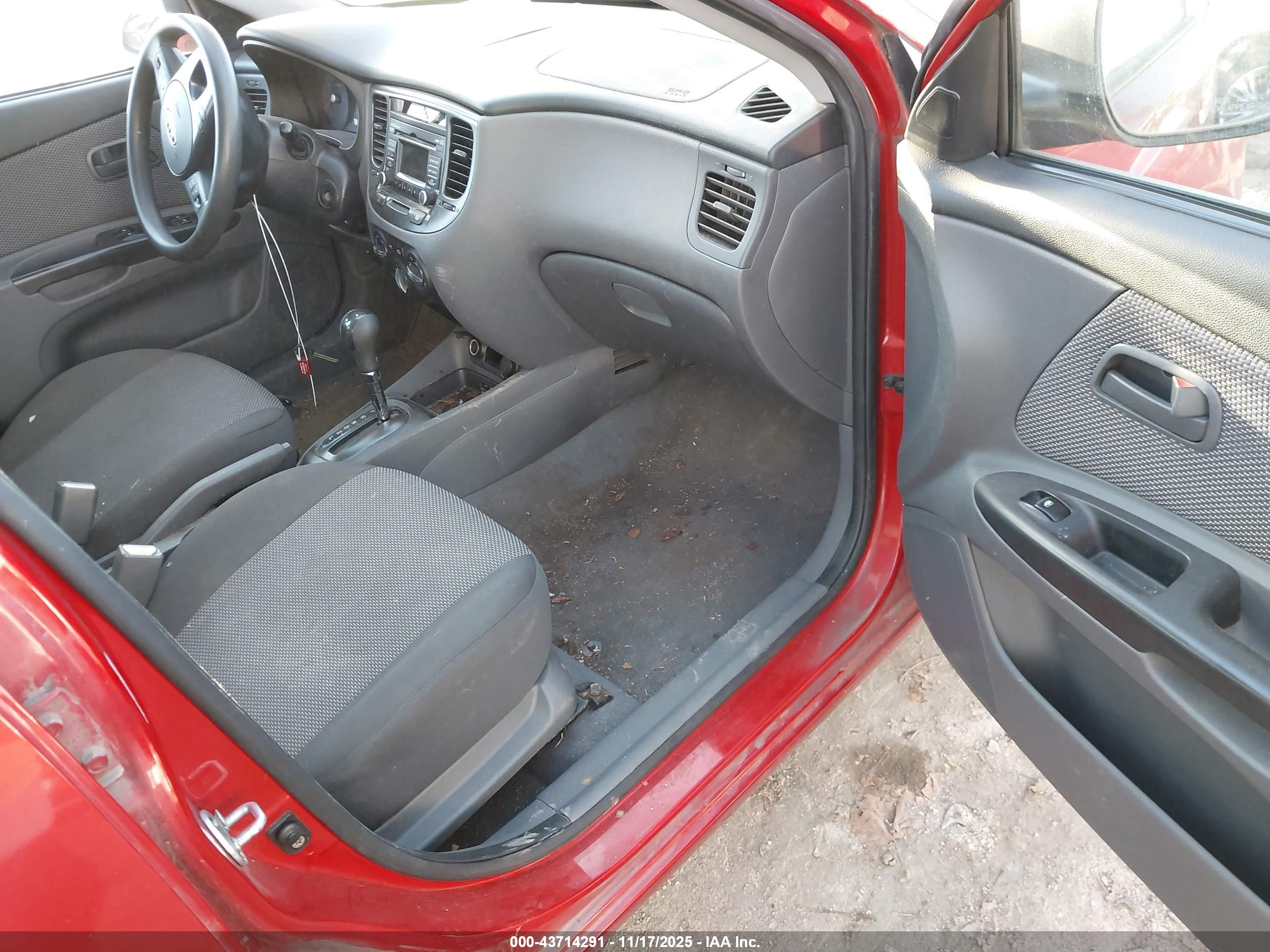 KIA RIO image 5
