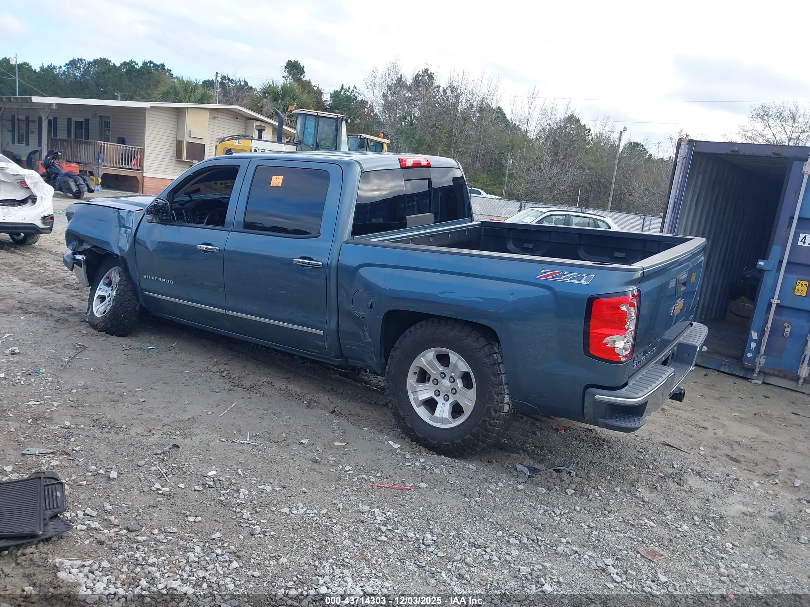 CHEVROLET SILVERADO image 3