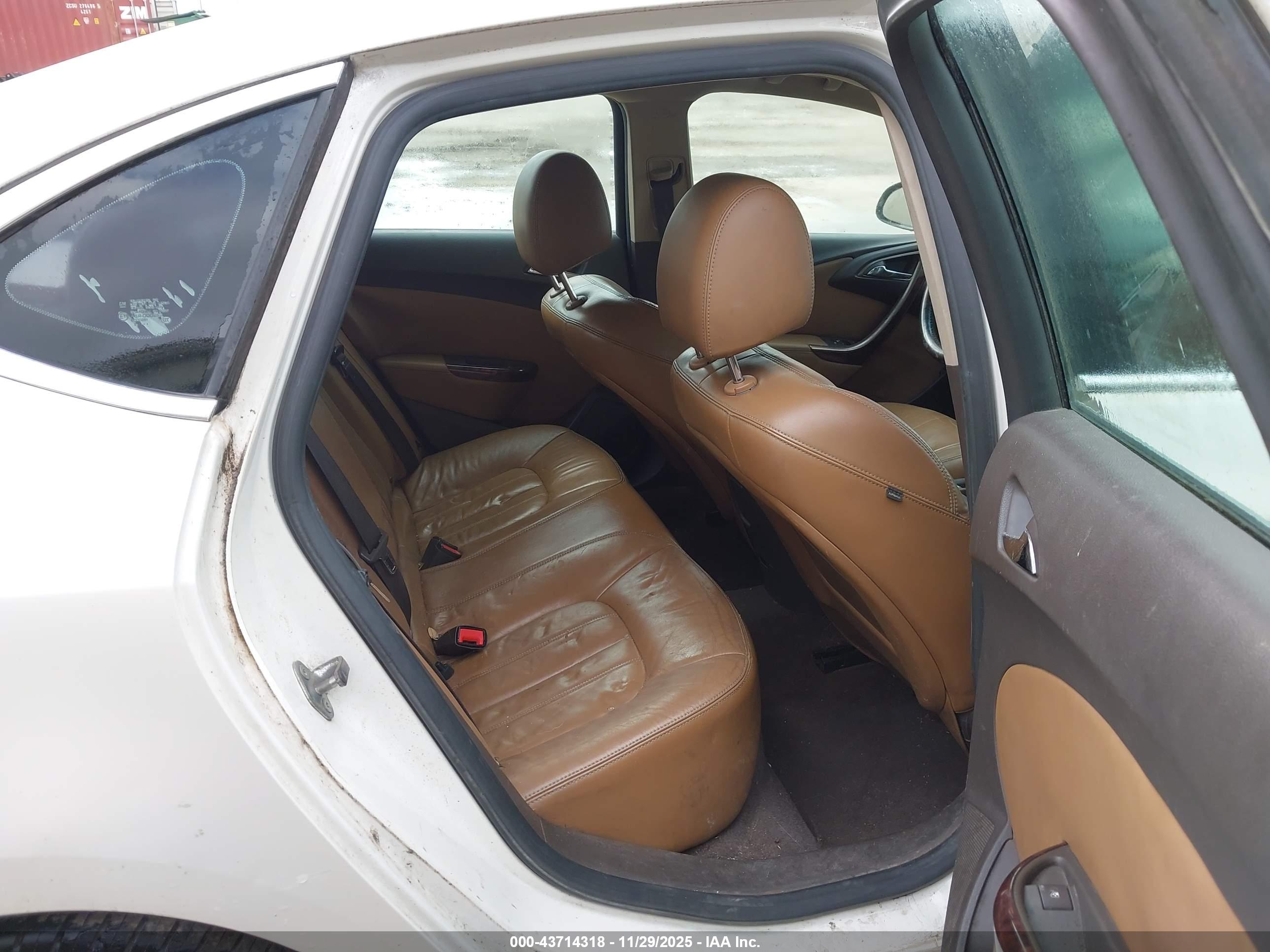 BUICK VERANO image 8