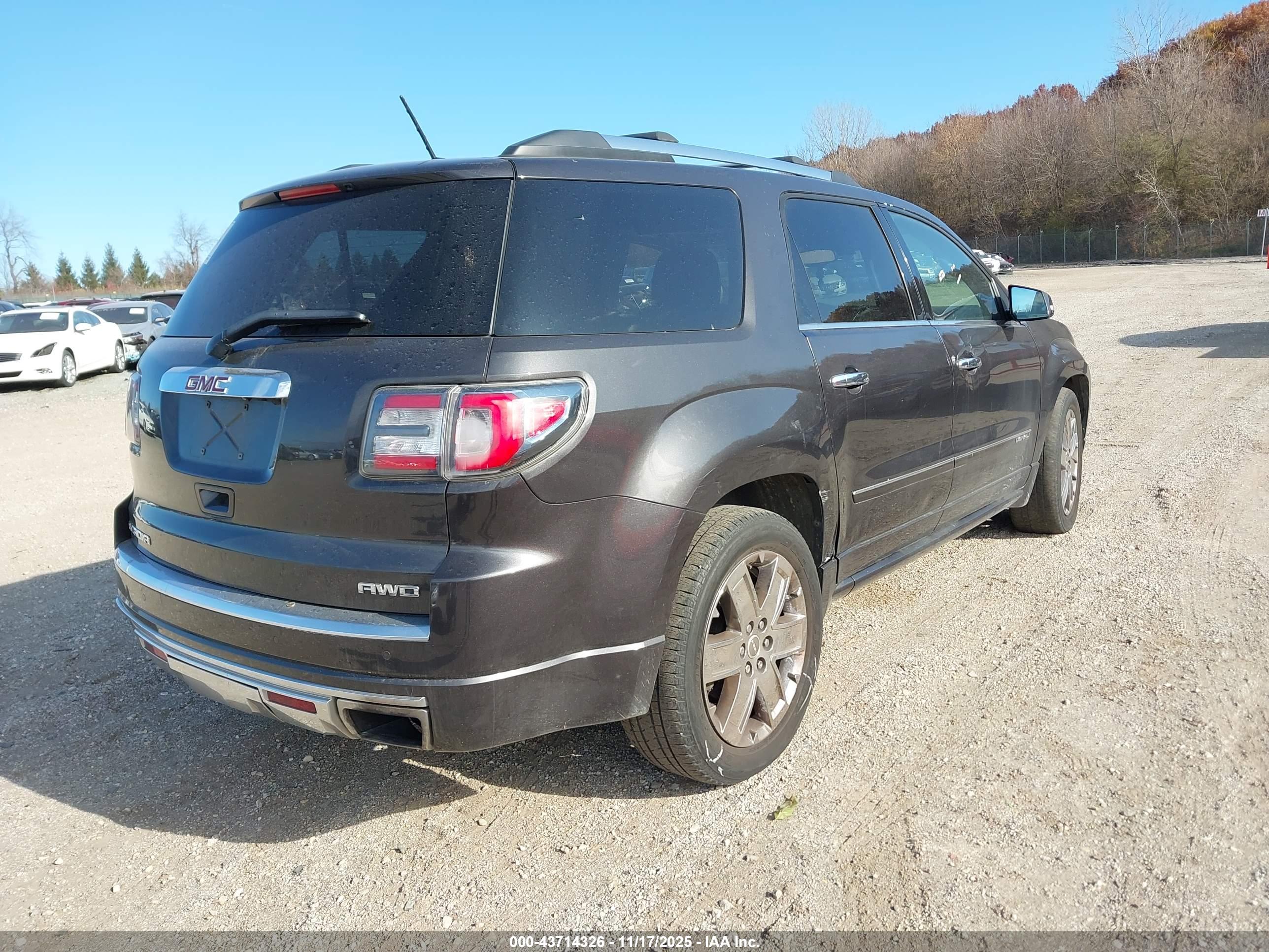 GMC ACADIA image 4