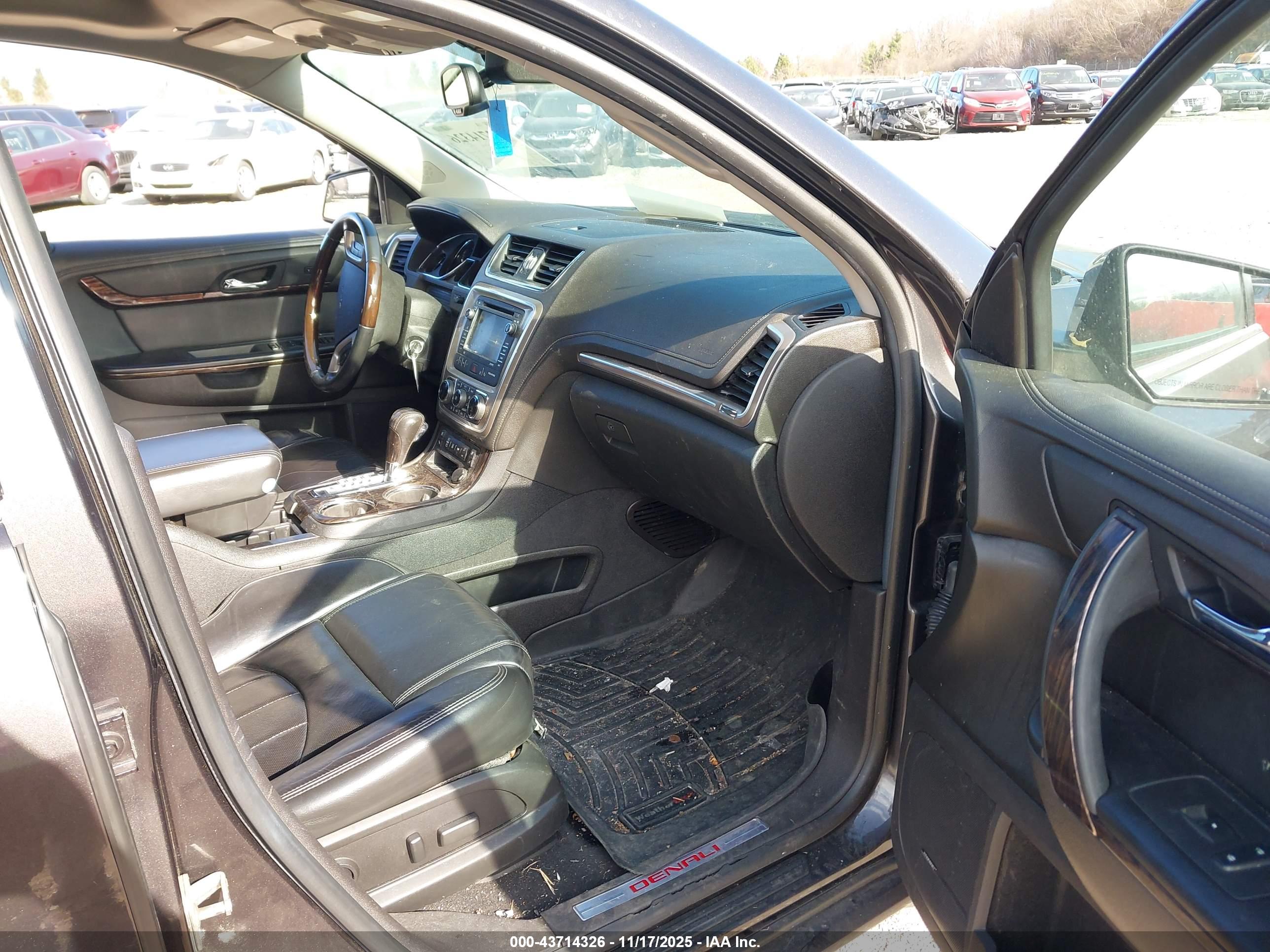 GMC ACADIA image 5