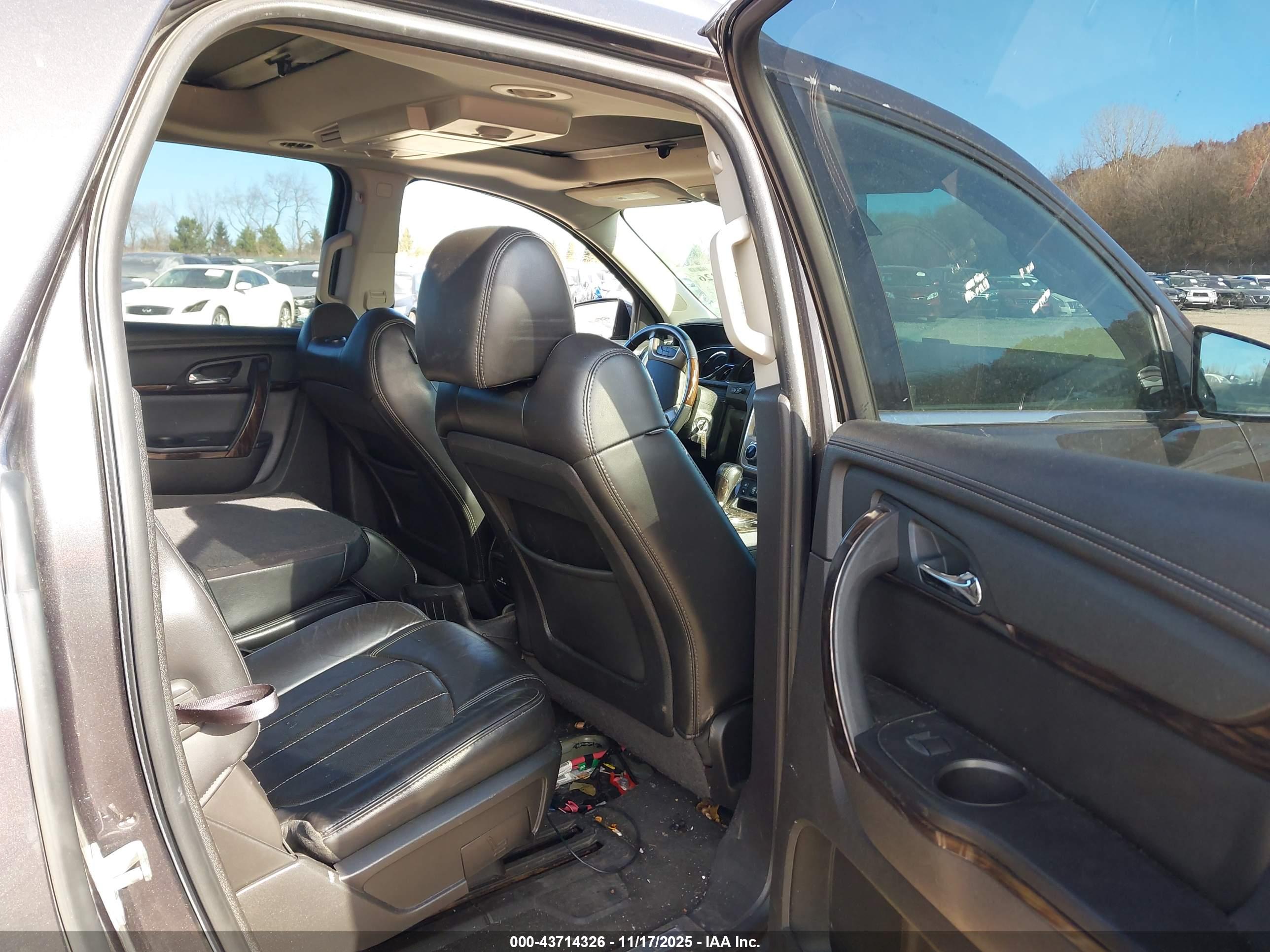 GMC ACADIA image 8
