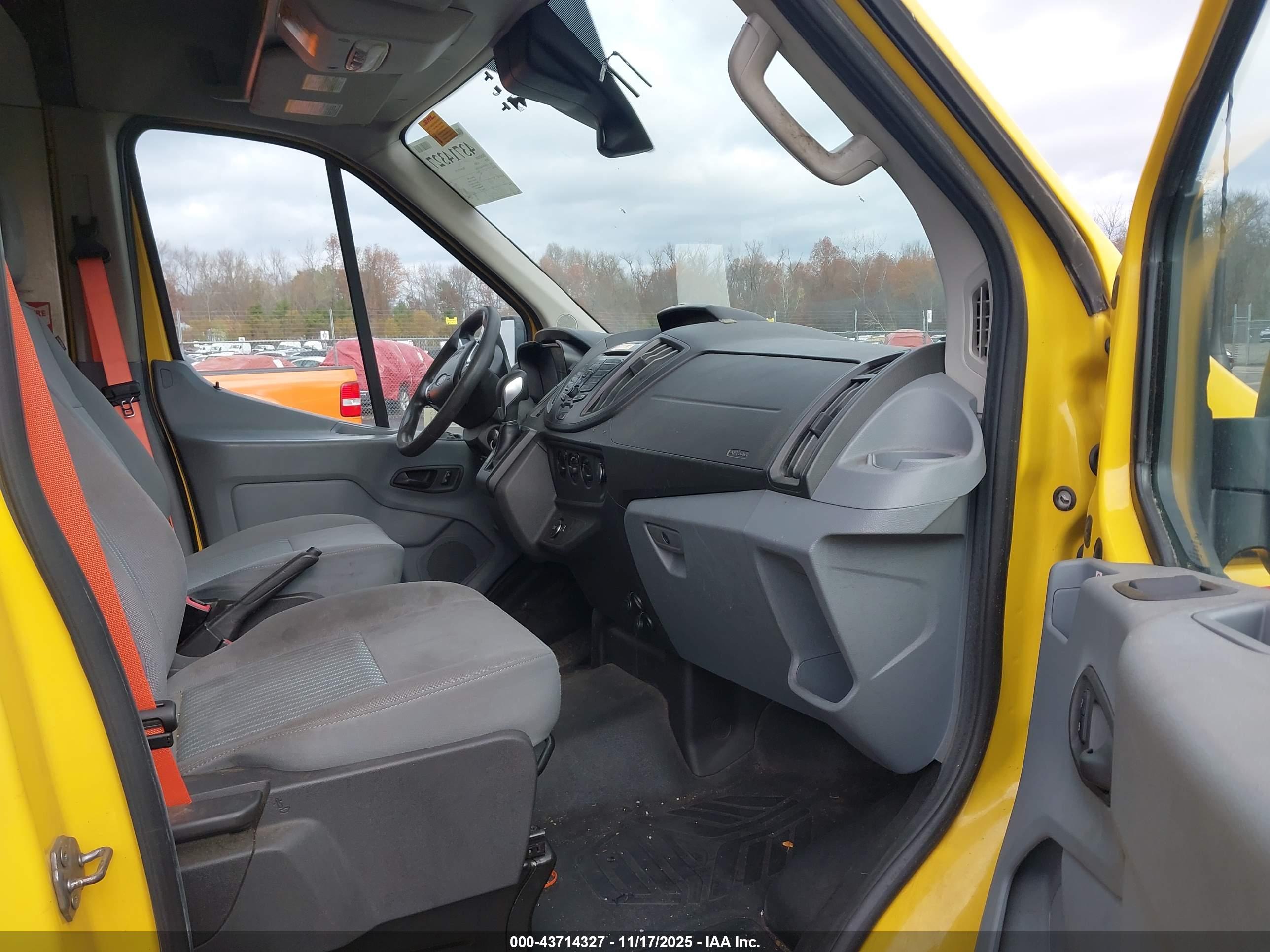 FORD TRANSIT-250 image 5