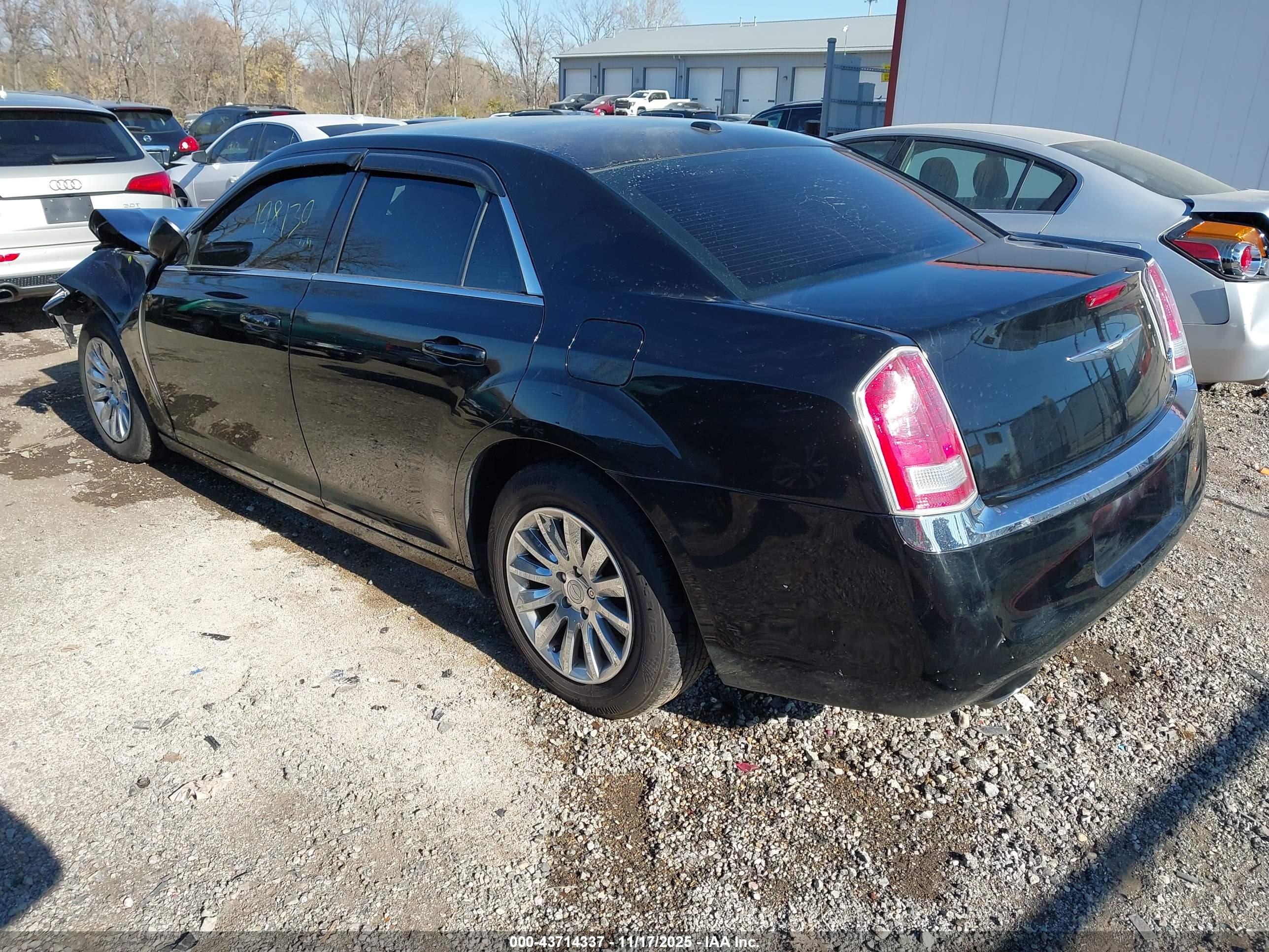 CHRYSLER 300 image 3