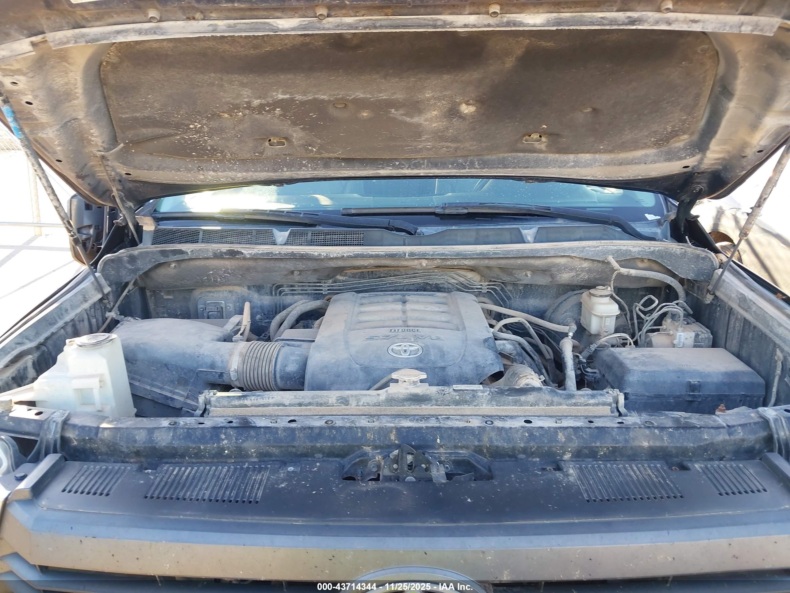 TOYOTA TUNDRA image 10