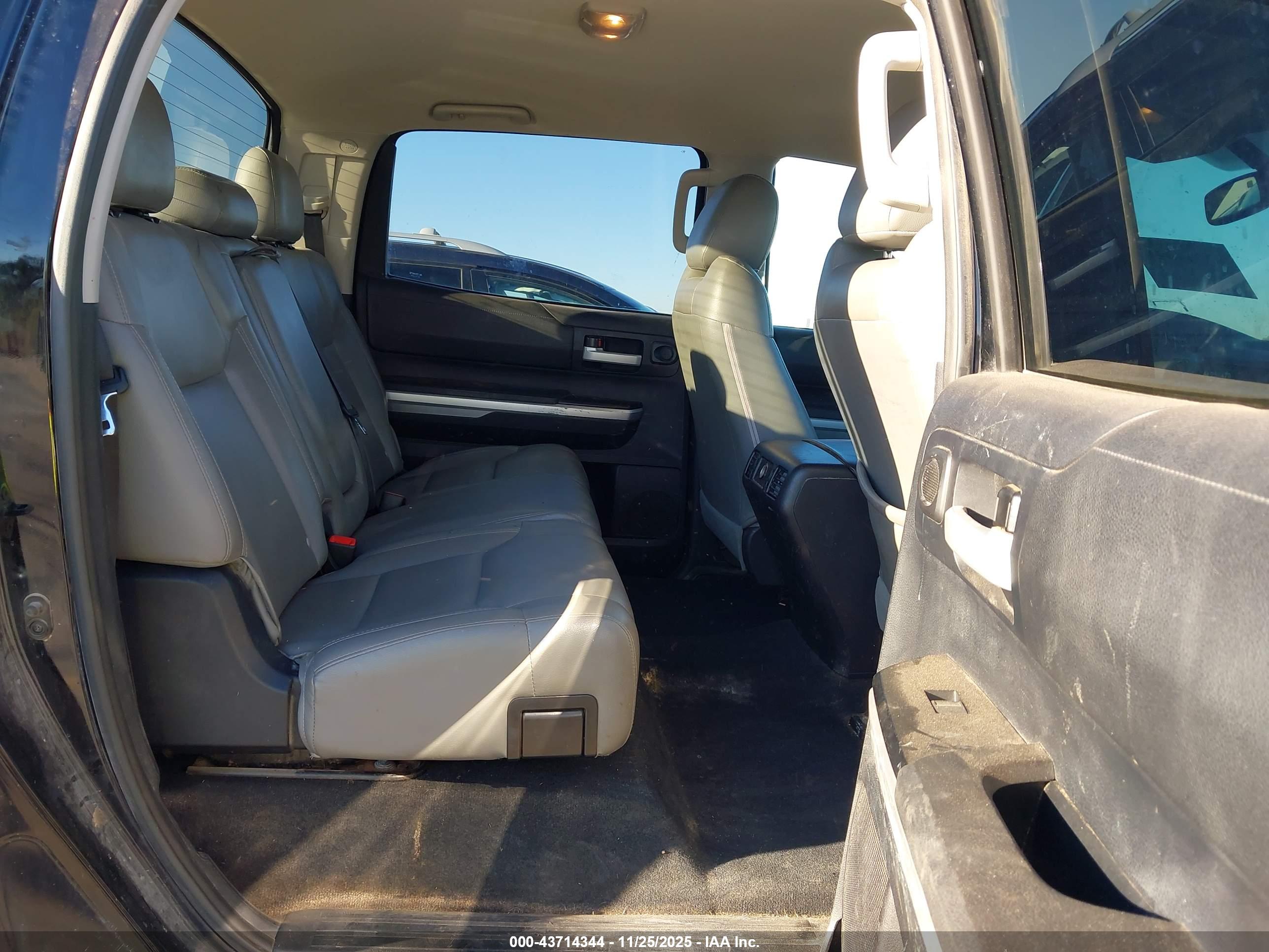 TOYOTA TUNDRA image 8