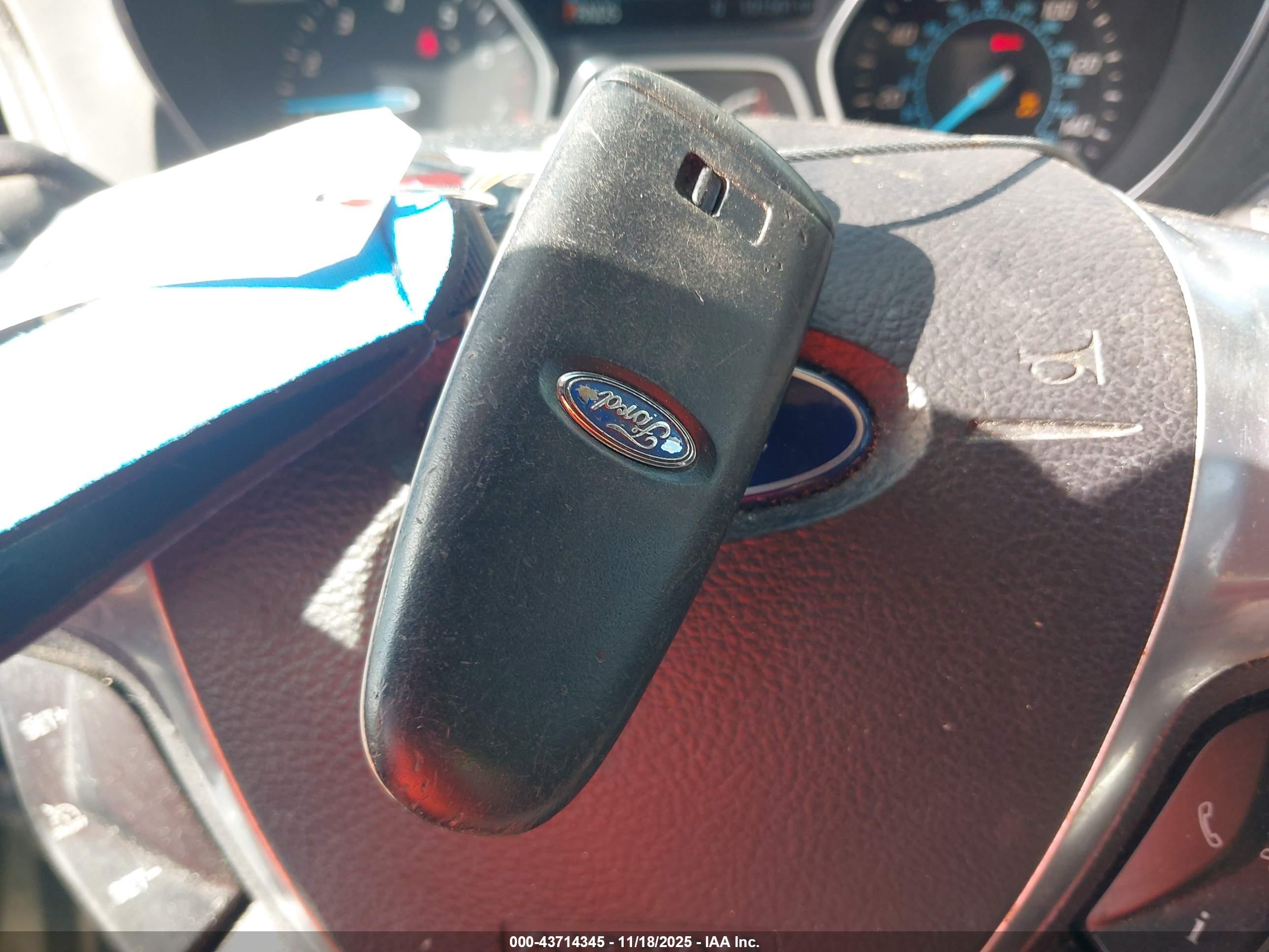 FORD ESCAPE image 11