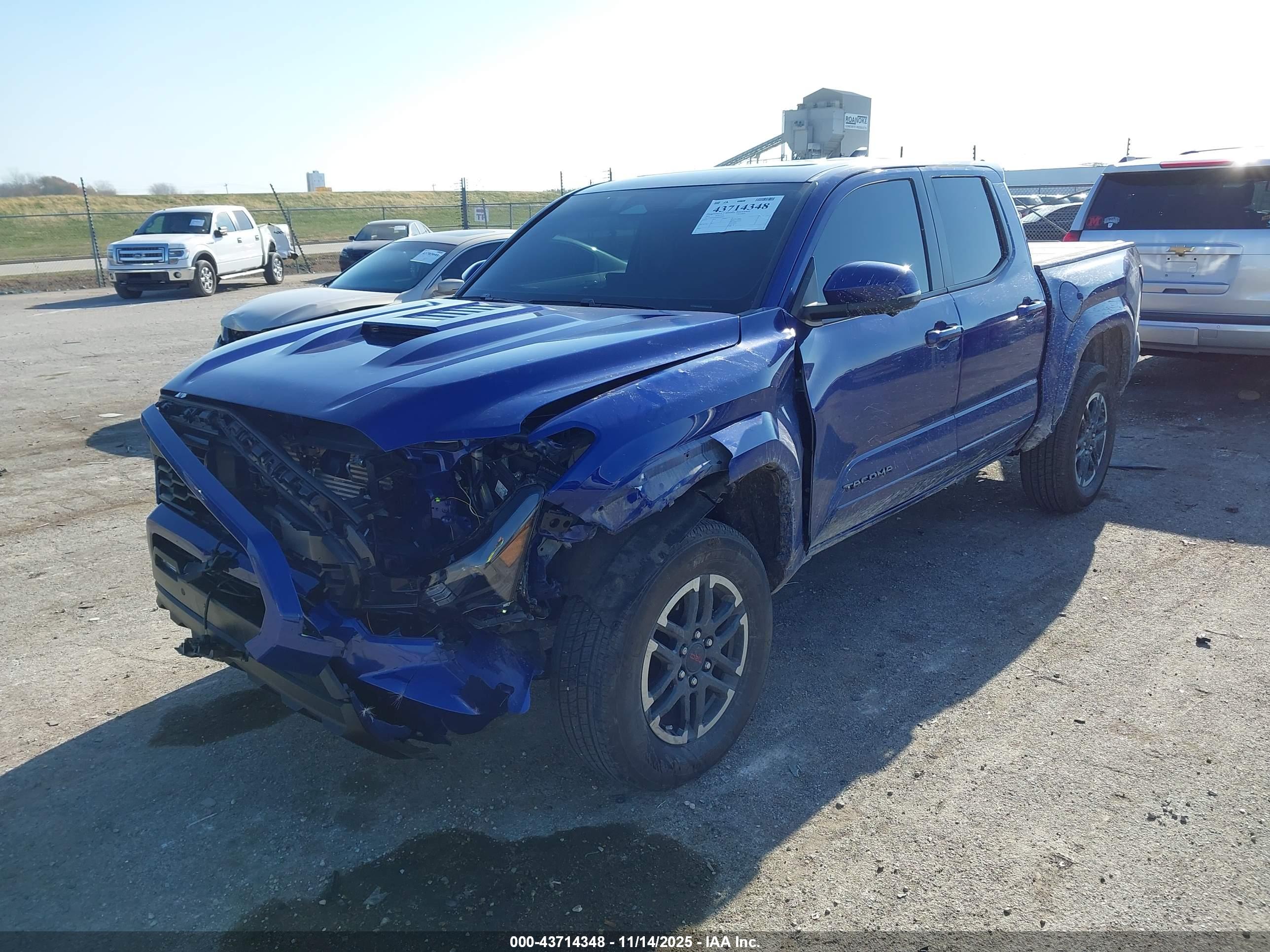 TOYOTA TACOMA image 2