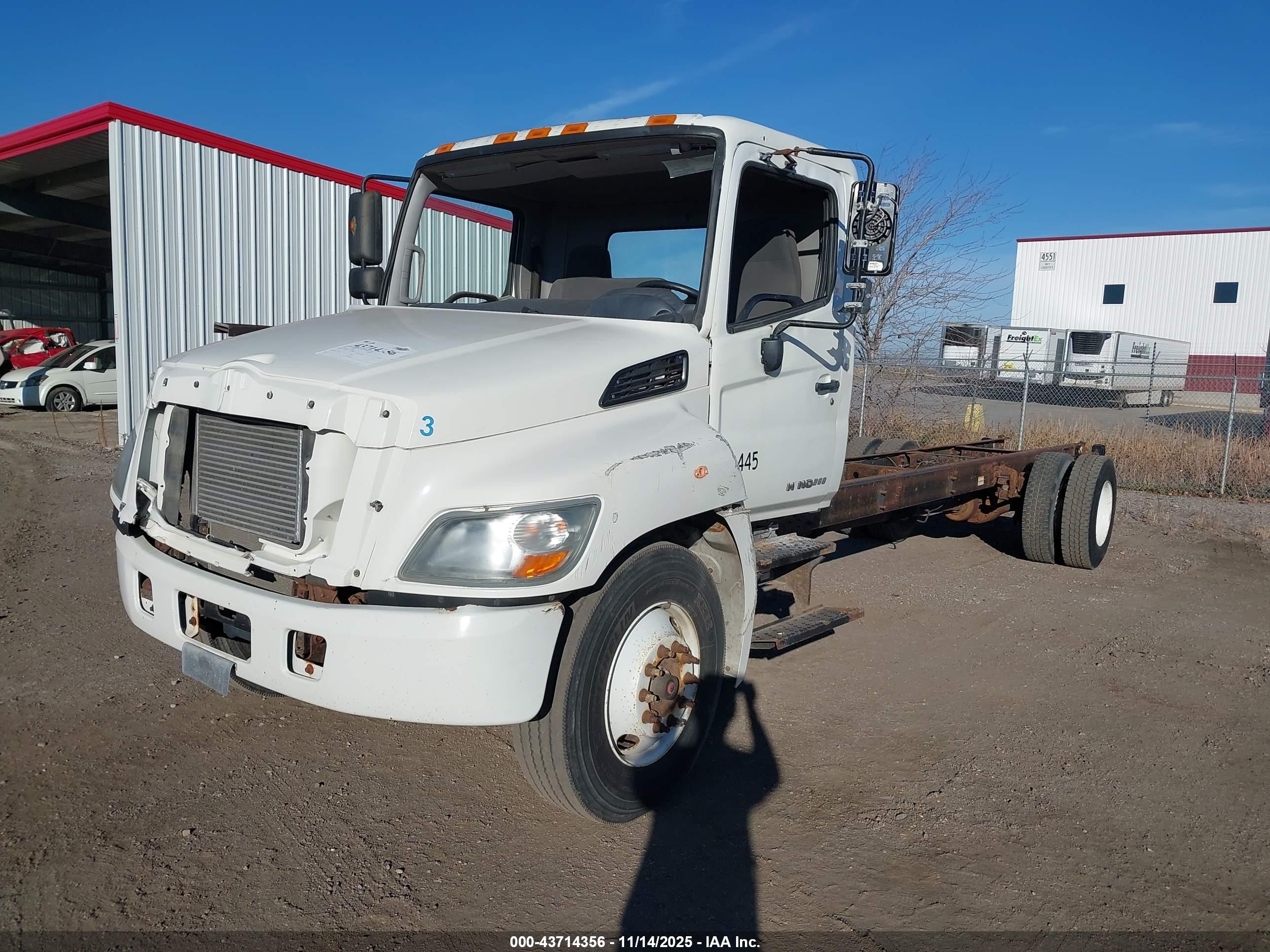 HINO 258/268 image 2