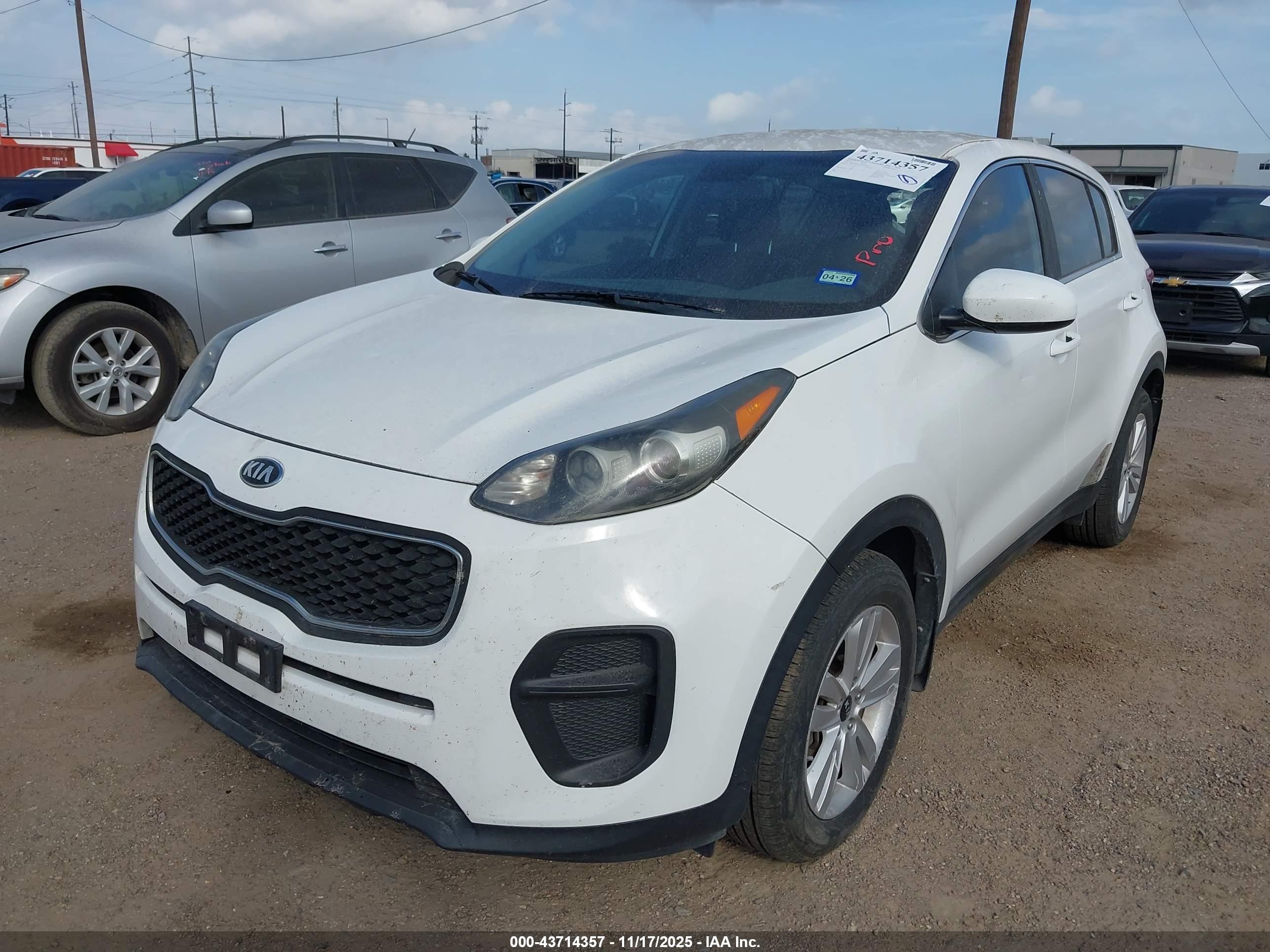 KIA SPORTAGE image 2