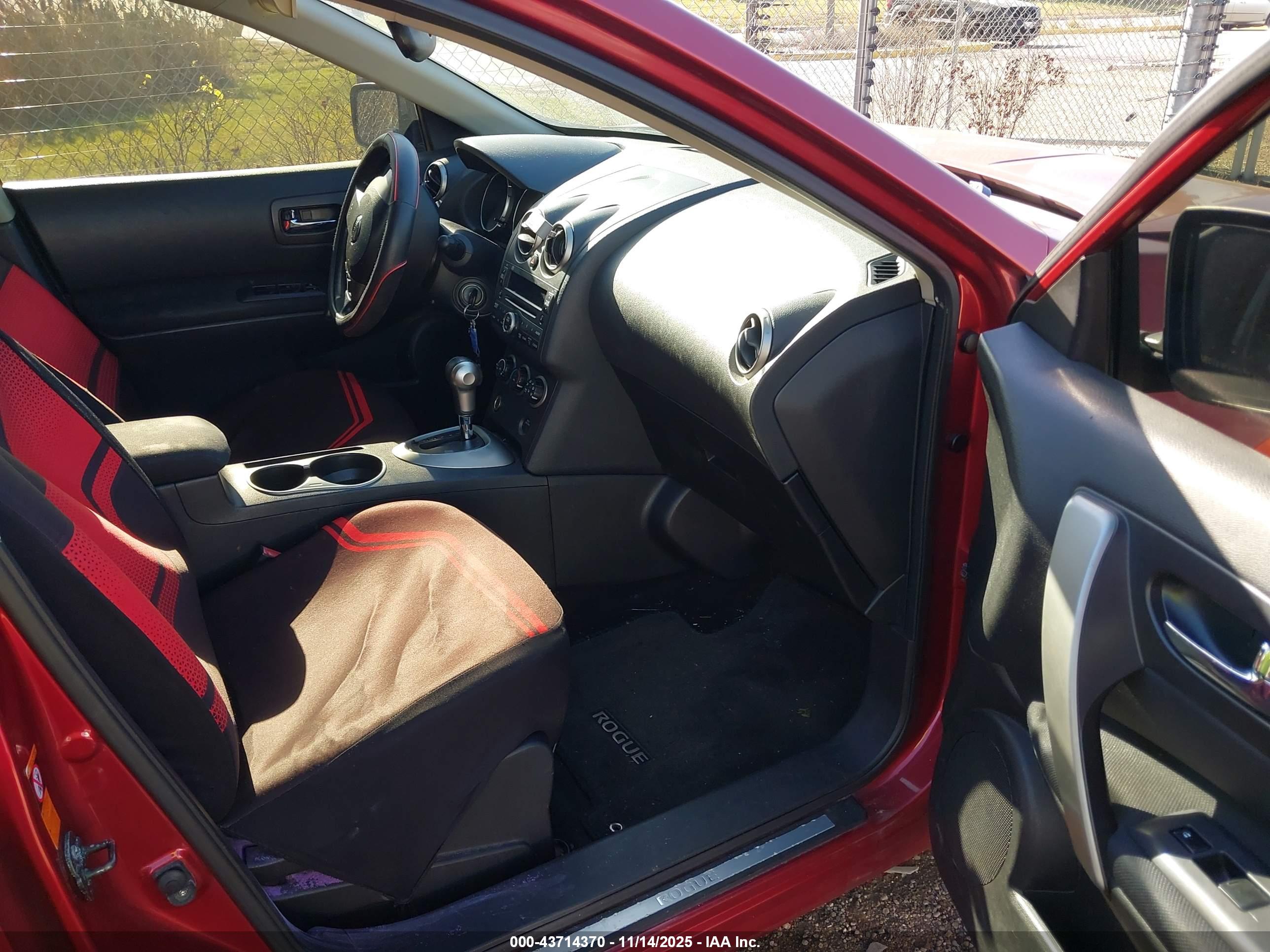 NISSAN ROGUE image 5
