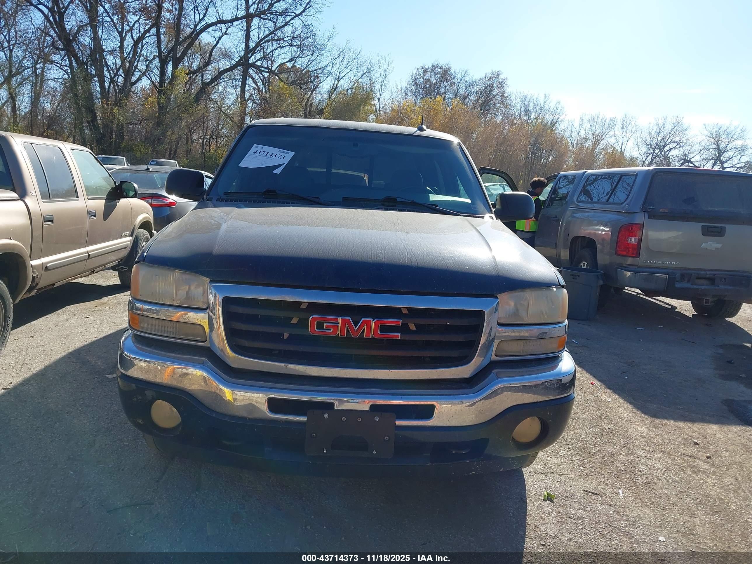 GMC SIERRA image 6