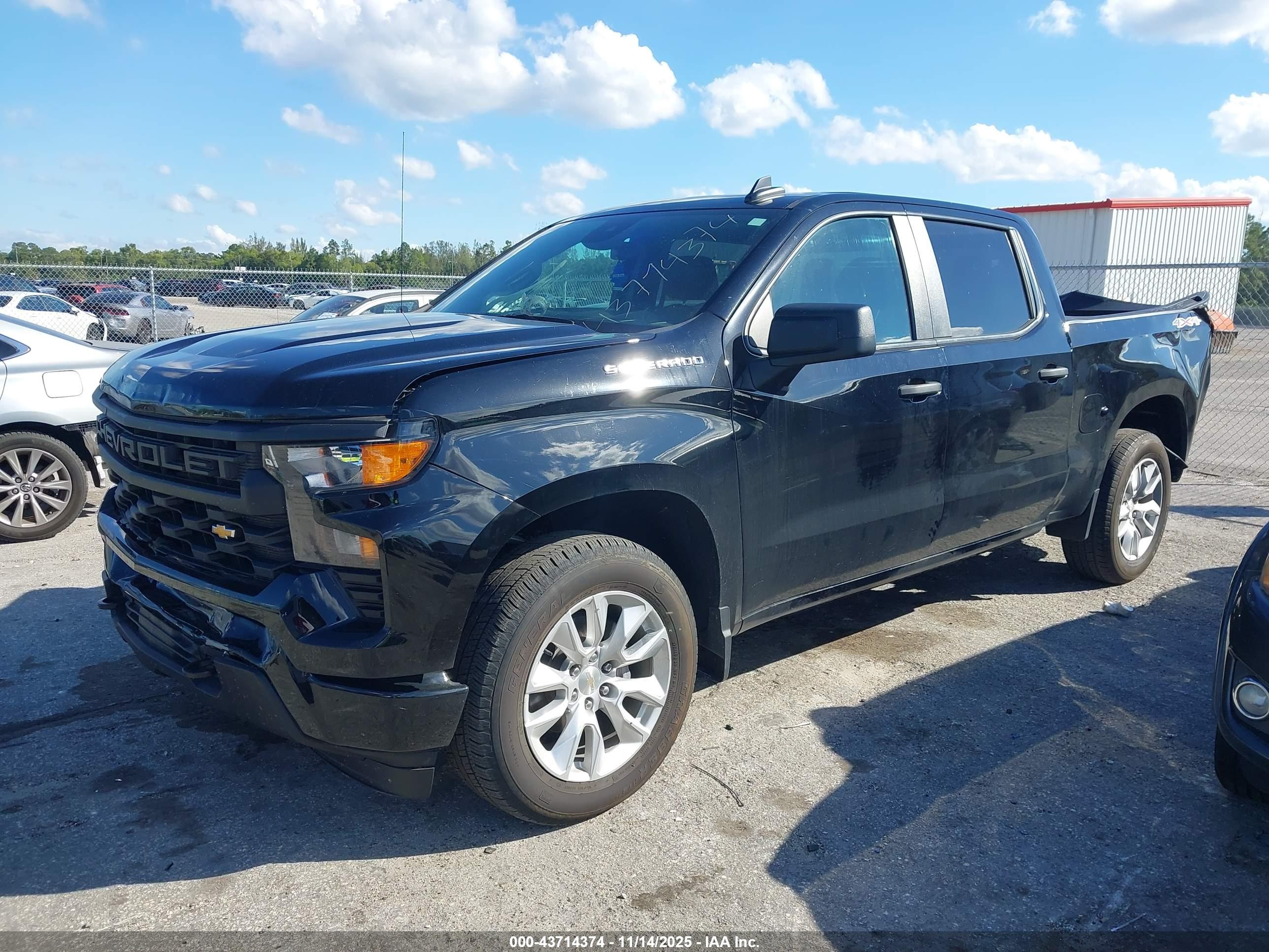 CHEVROLET SILVERADO image 2