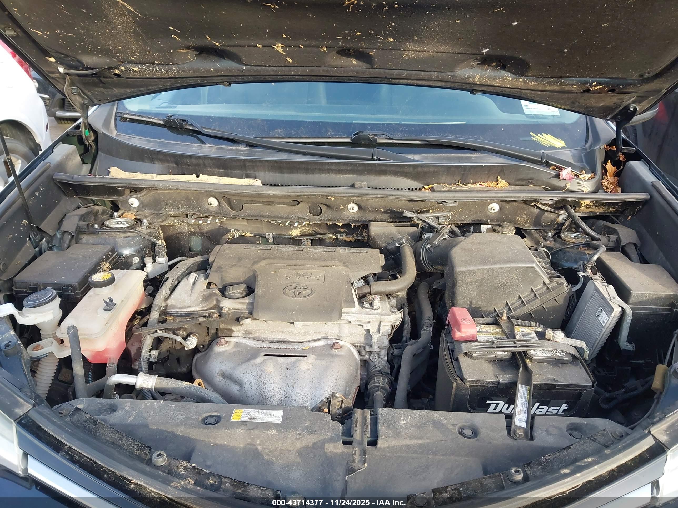 TOYOTA RAV4 image 10