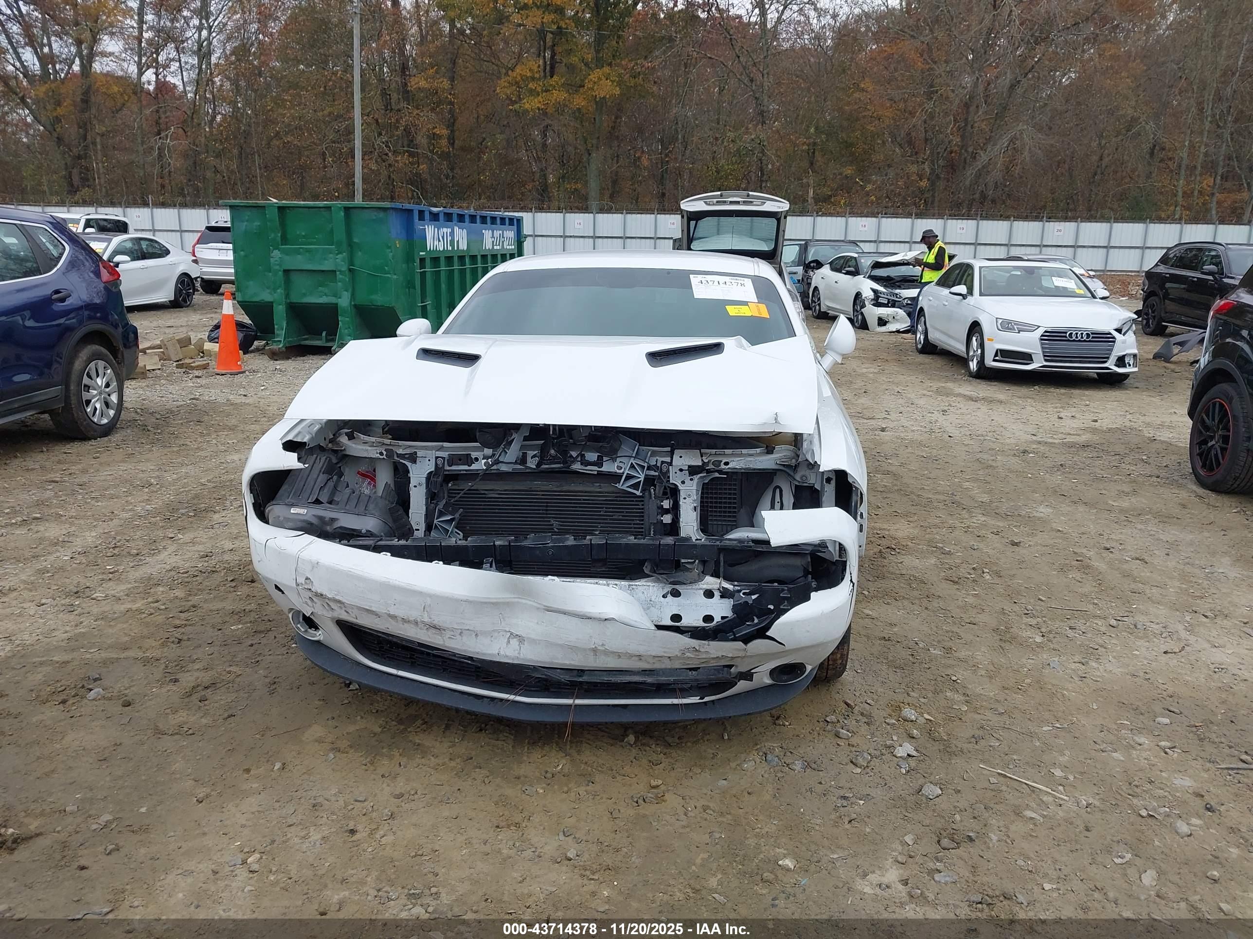 DODGE CHALLENGER image 6