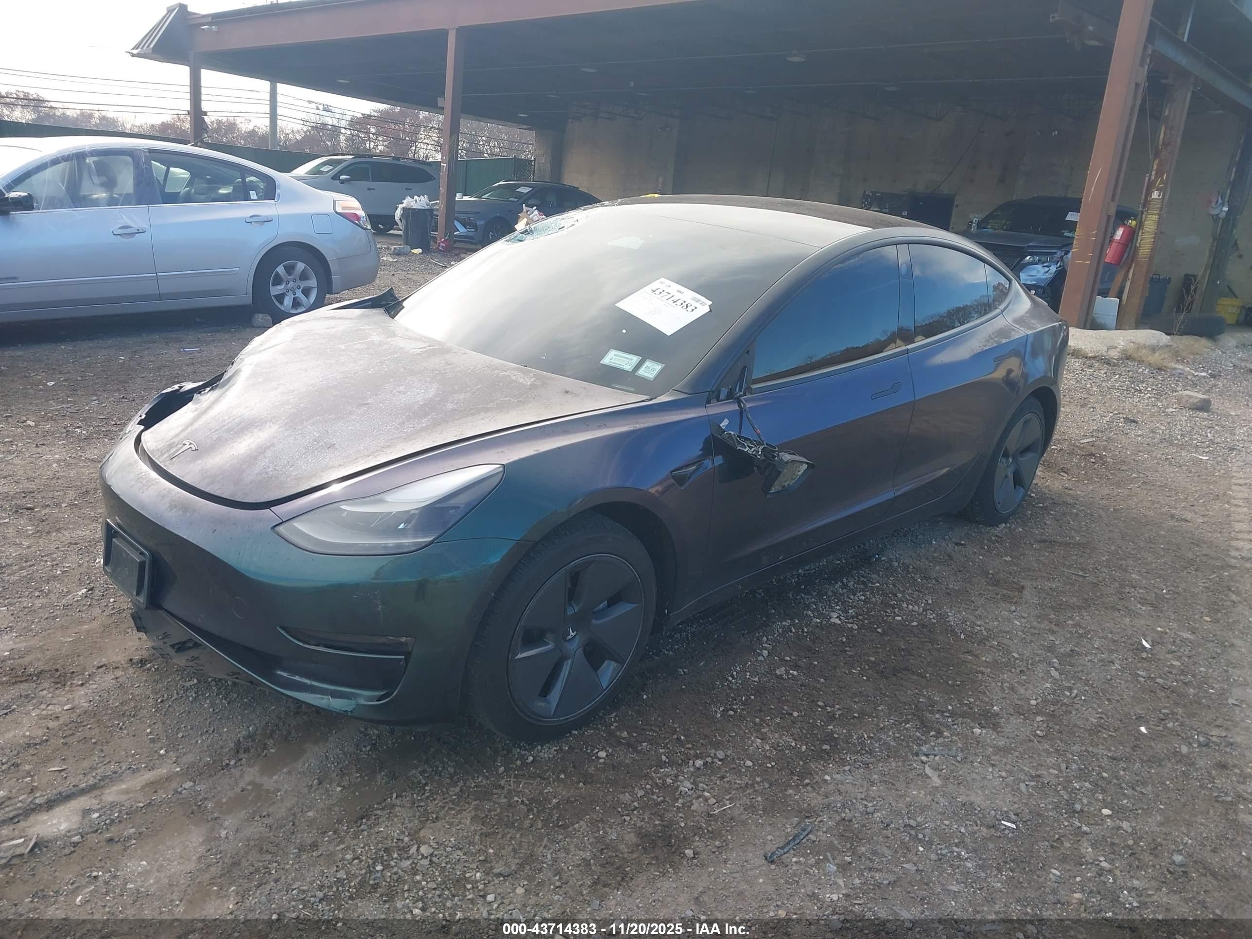 TESLA MODEL image 2