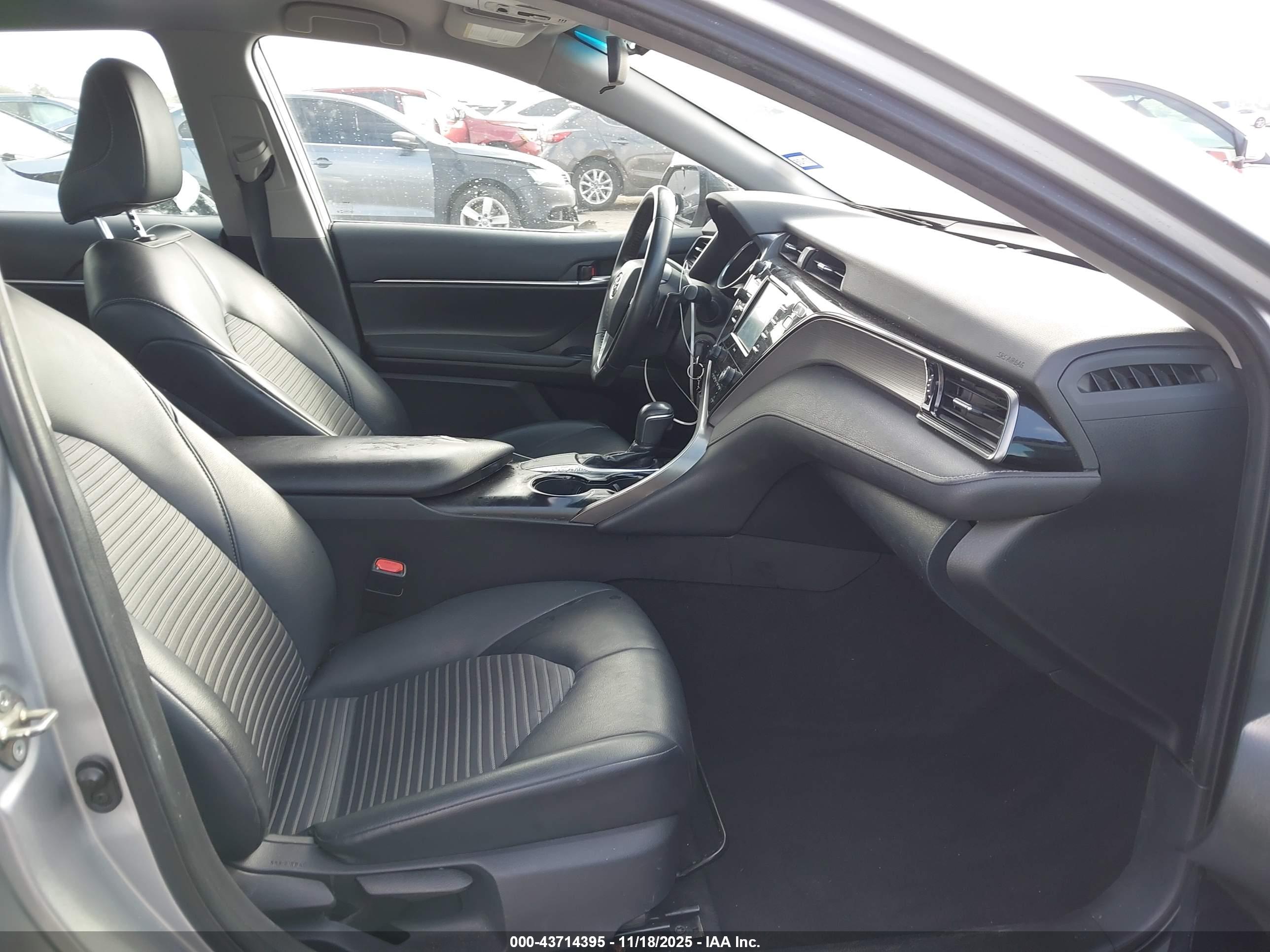 TOYOTA CAMRY image 5