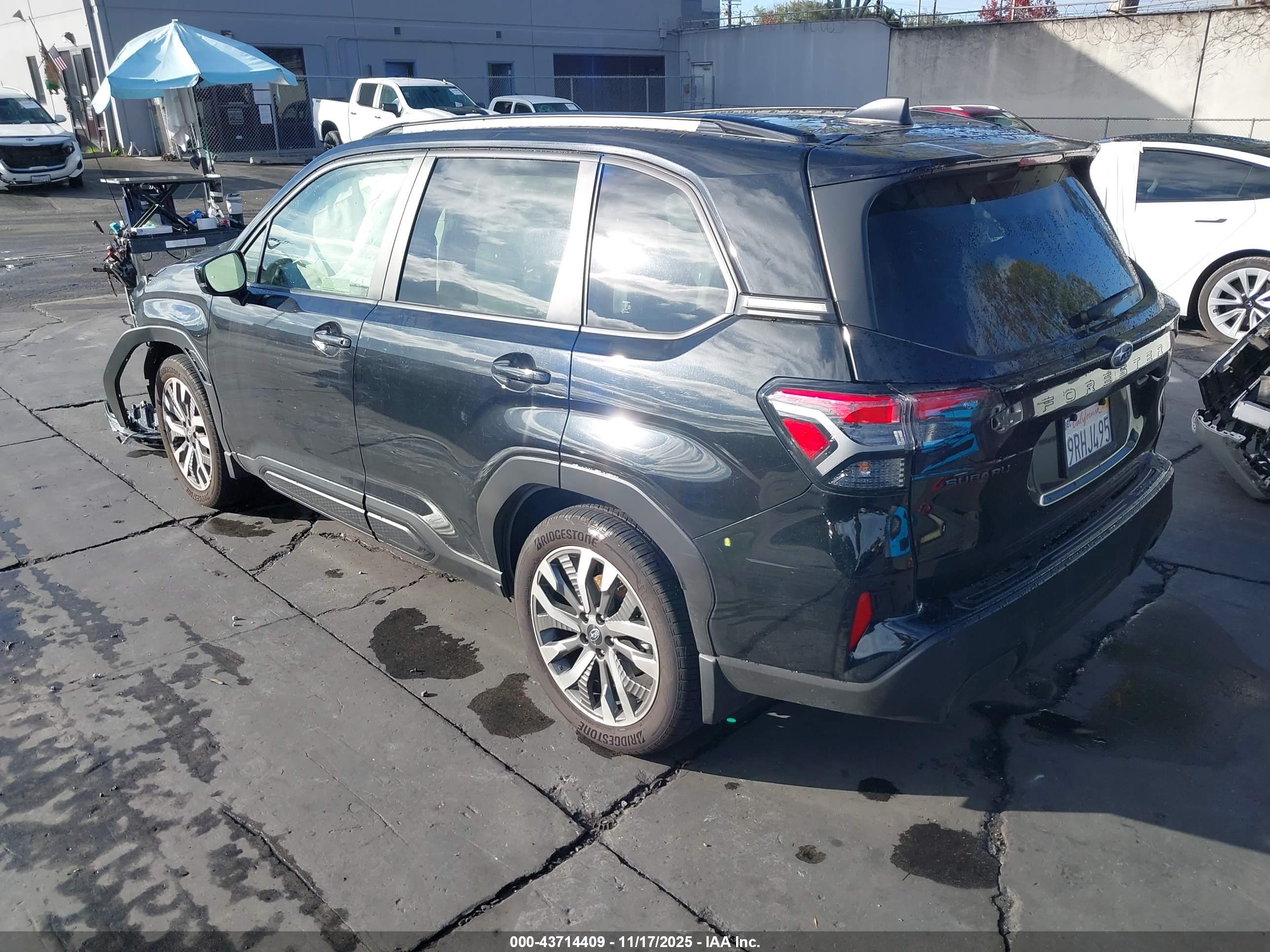 SUBARU FORESTER image 3