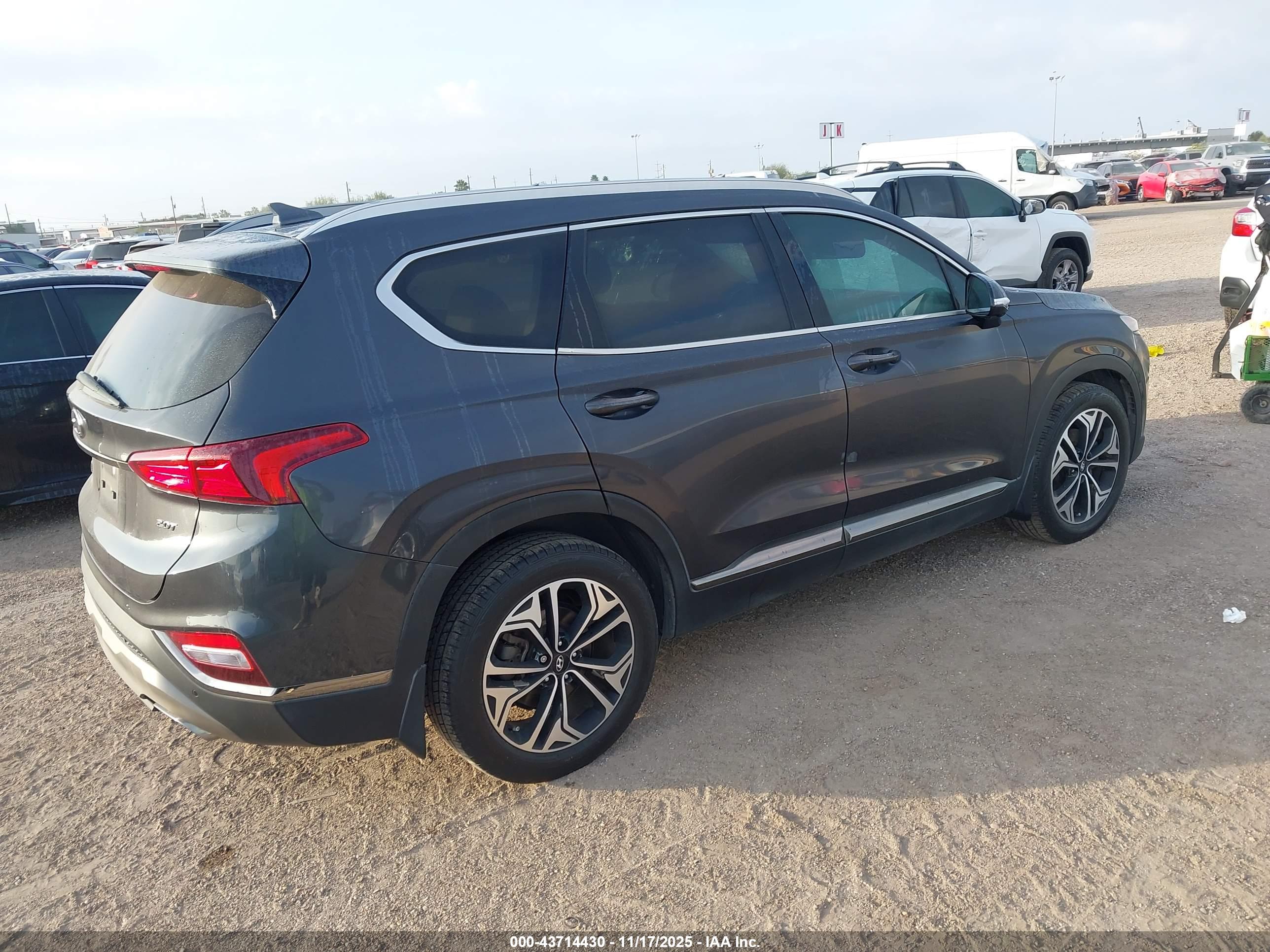 HYUNDAI SANTA image 4