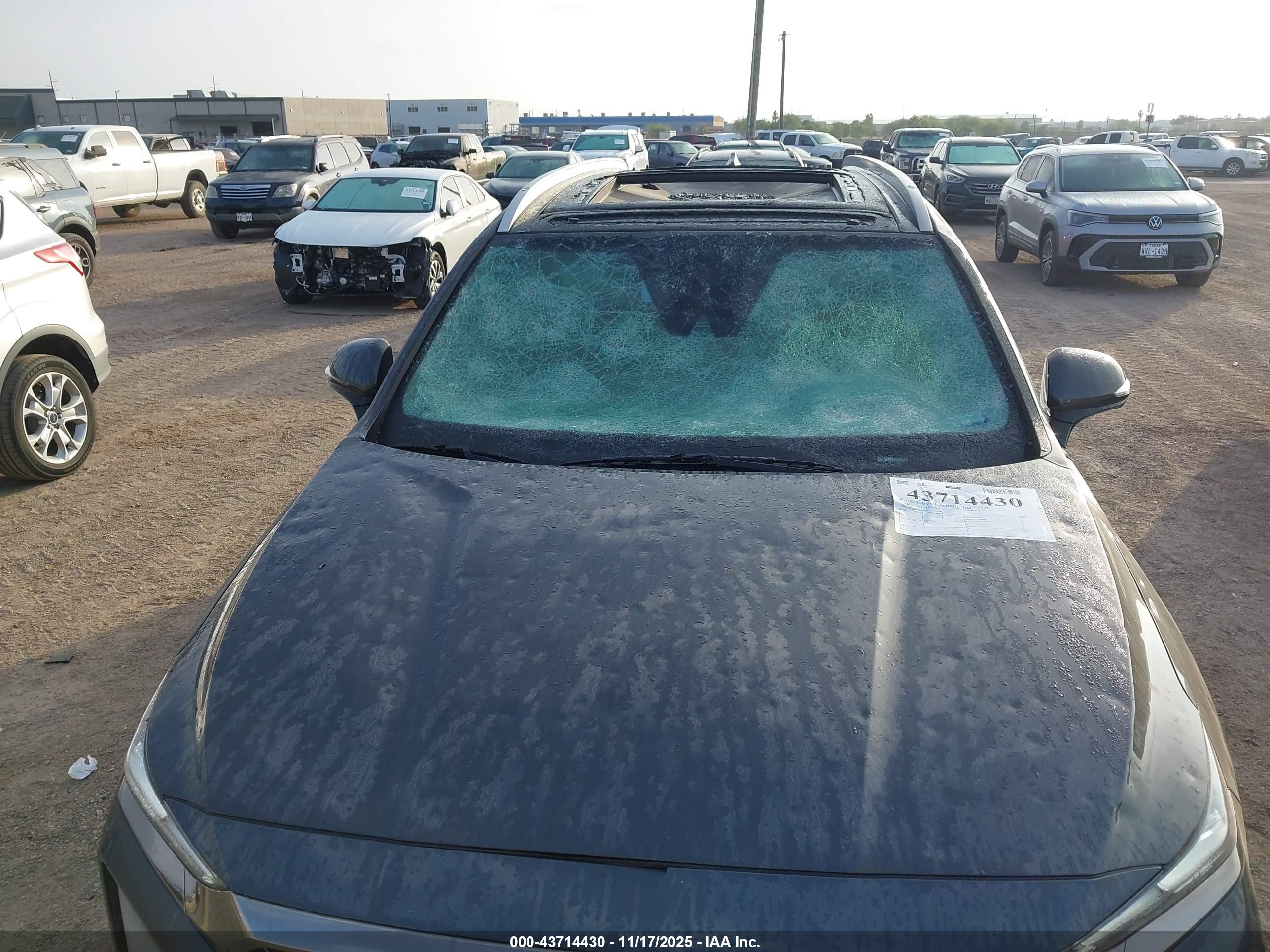 HYUNDAI SANTA image 6
