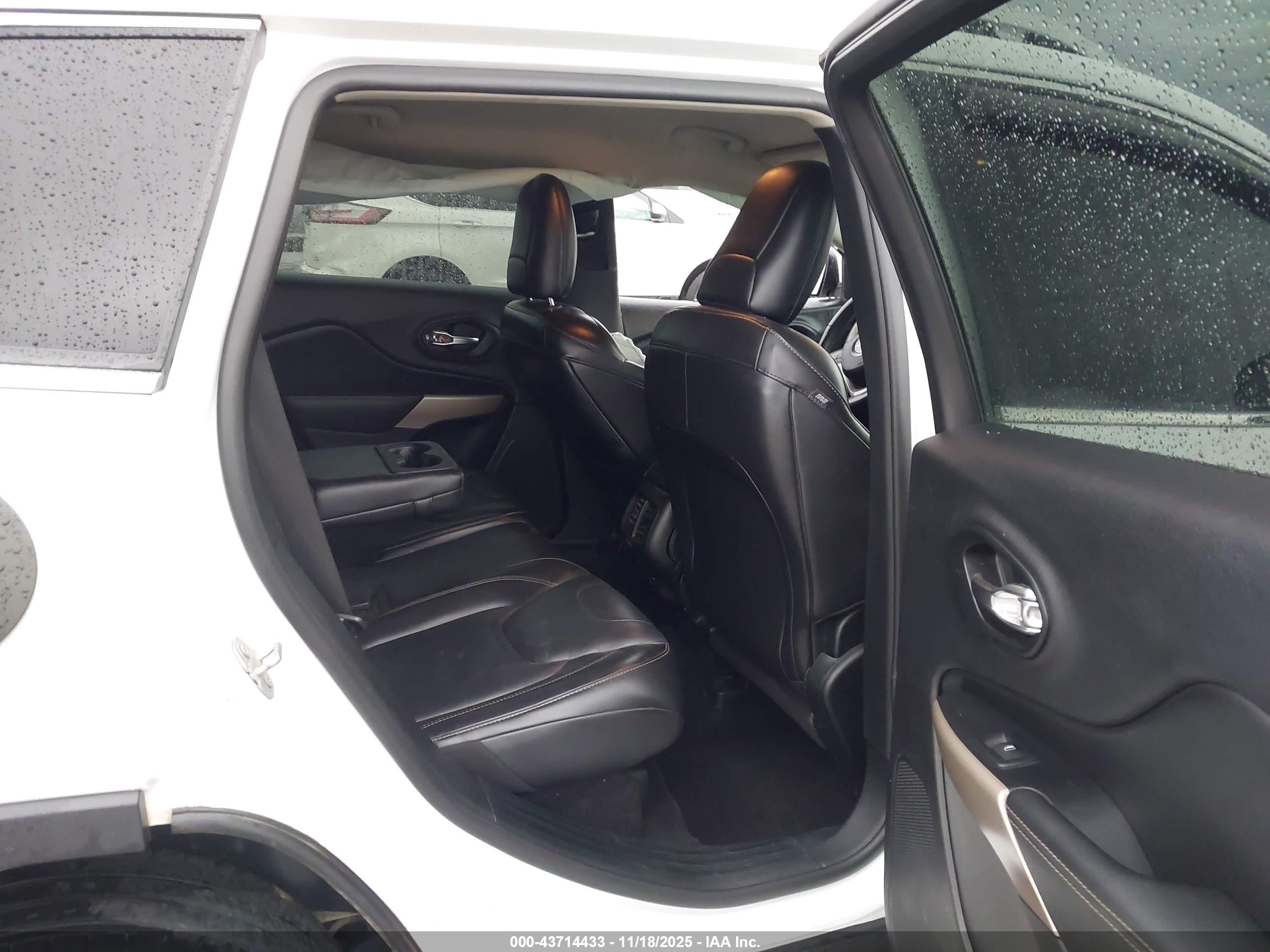 JEEP CHEROKEE image 8