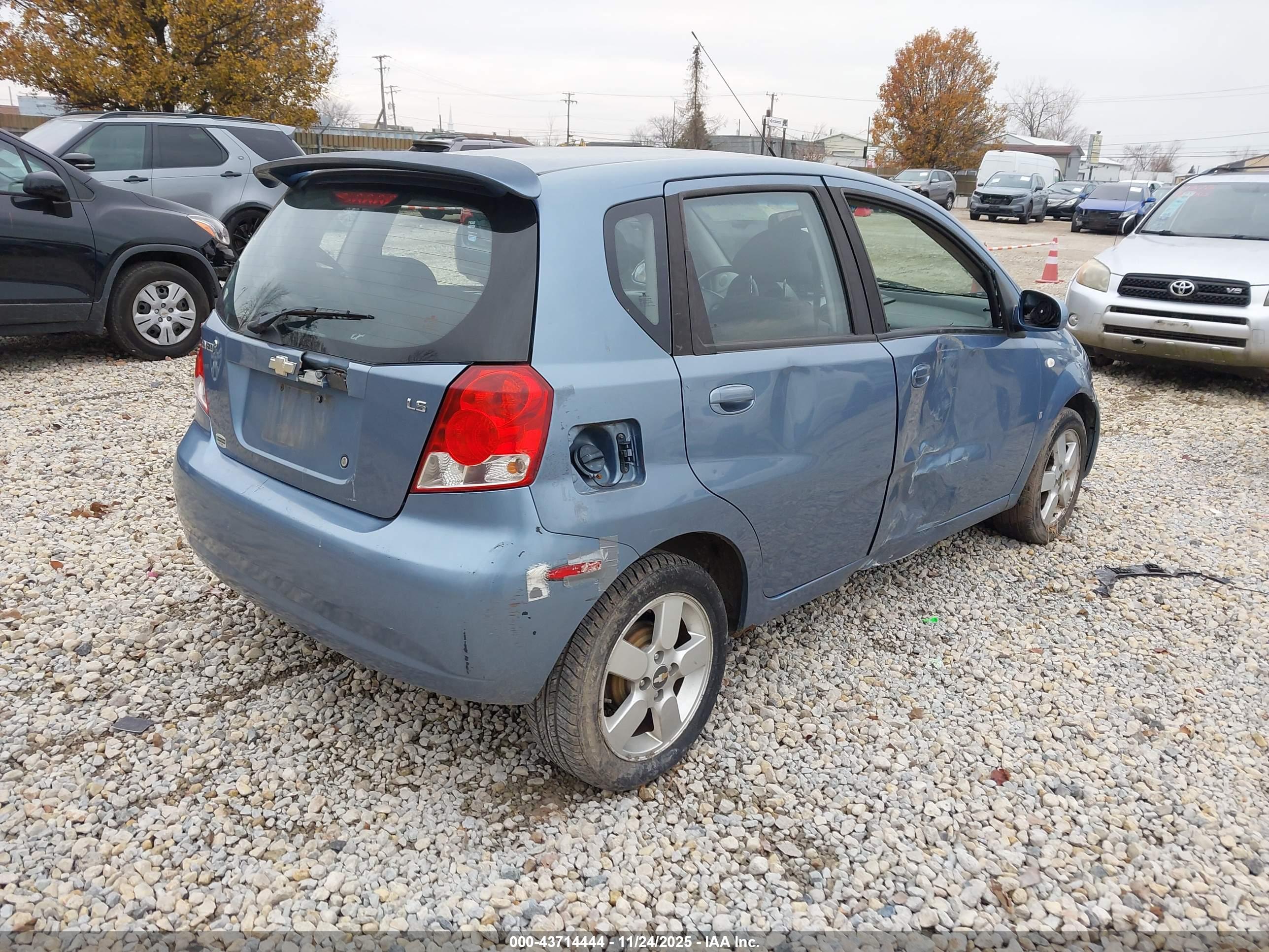CHEVROLET AVEO image 4