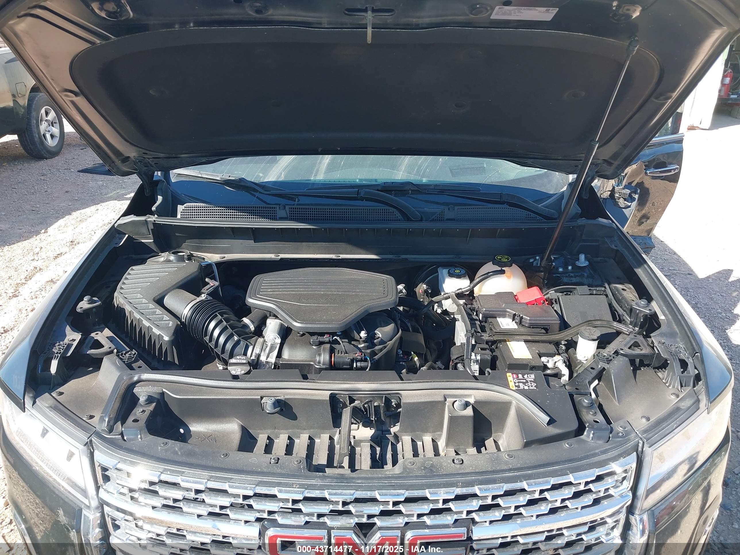 GMC ACADIA image 10