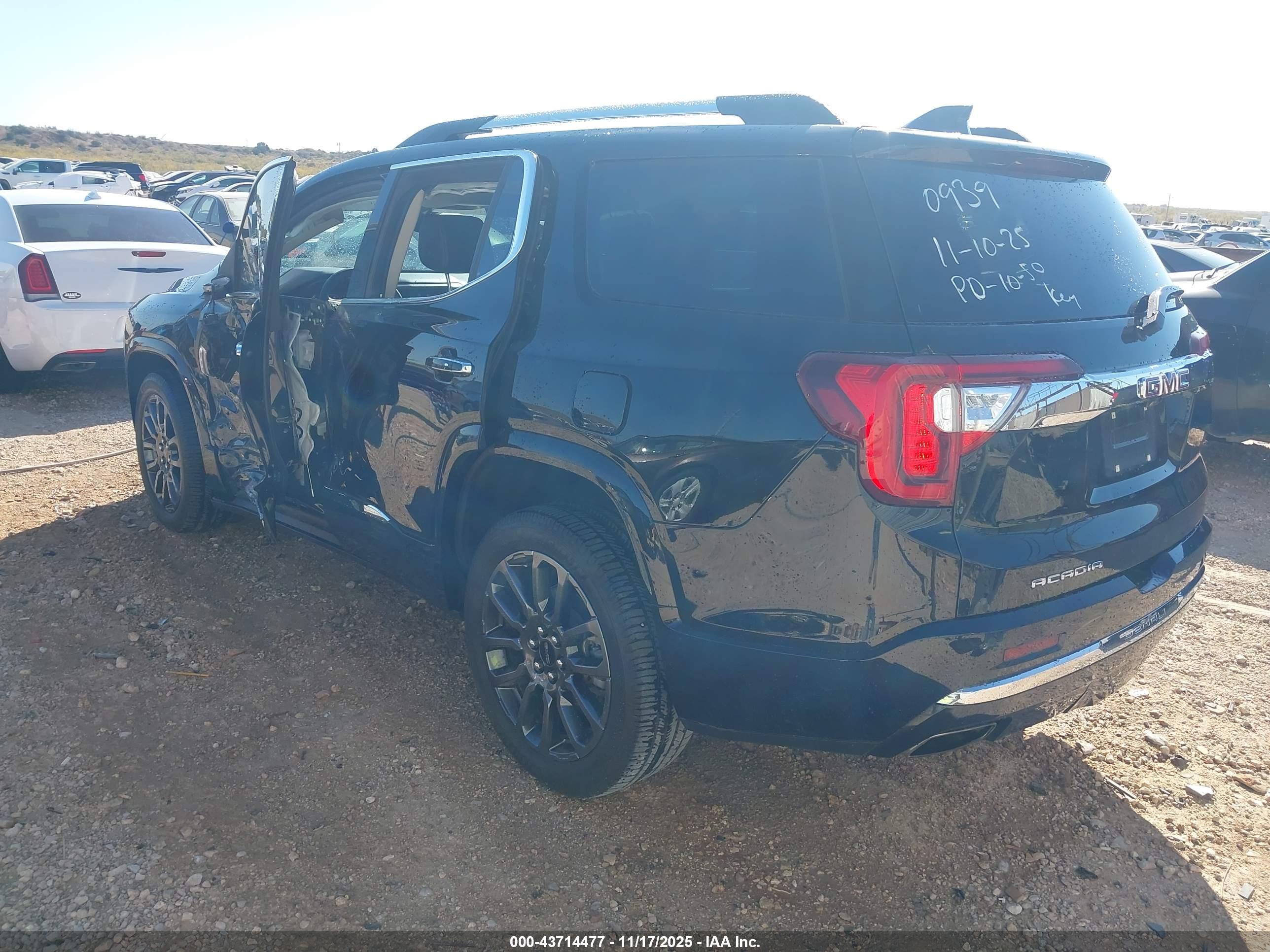 GMC ACADIA image 3