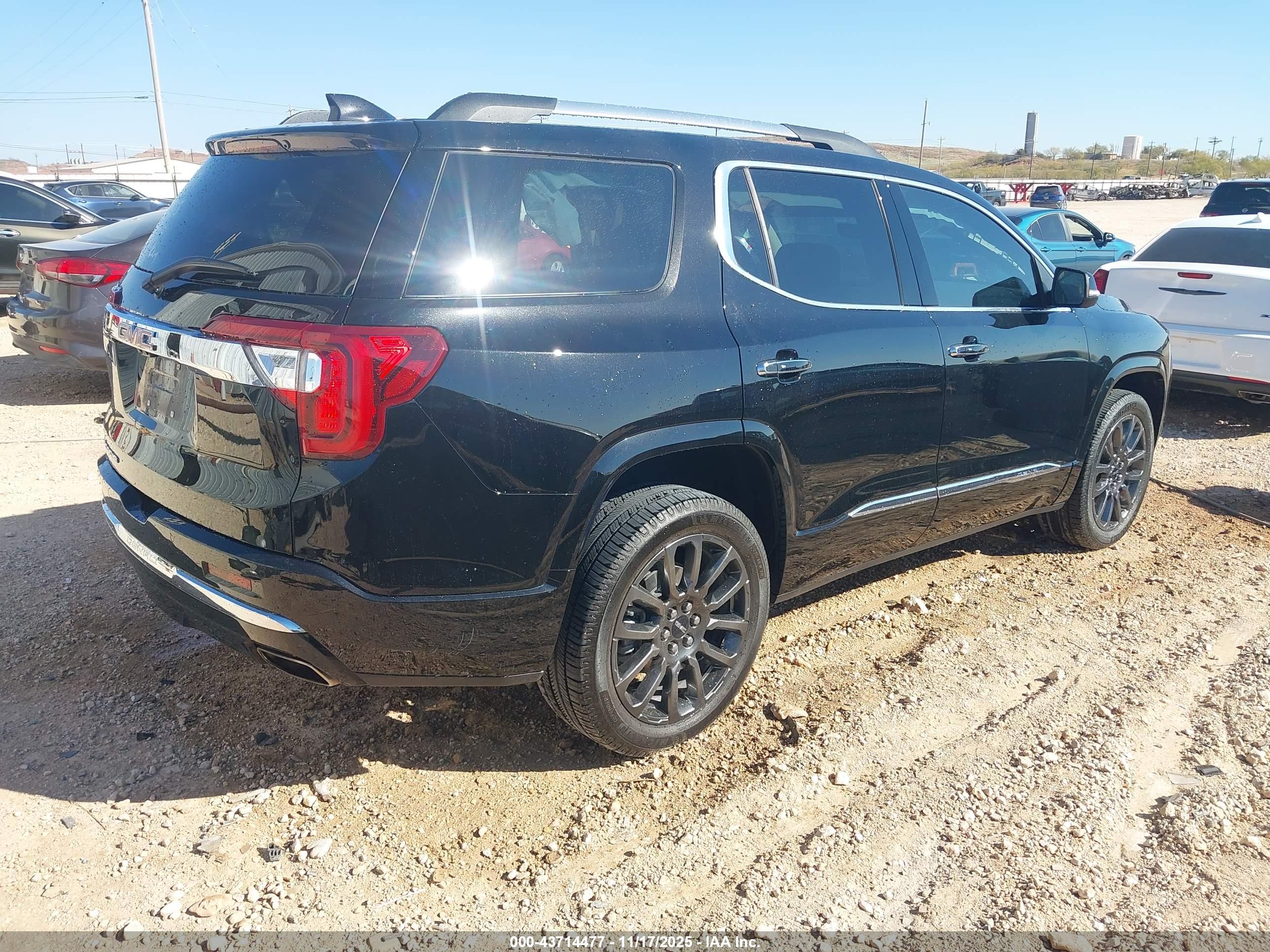GMC ACADIA image 4