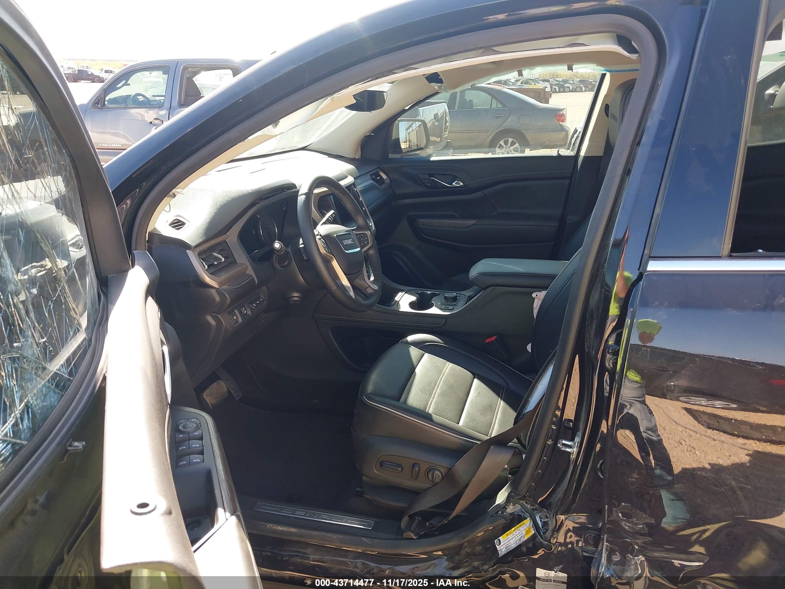 GMC ACADIA image 5