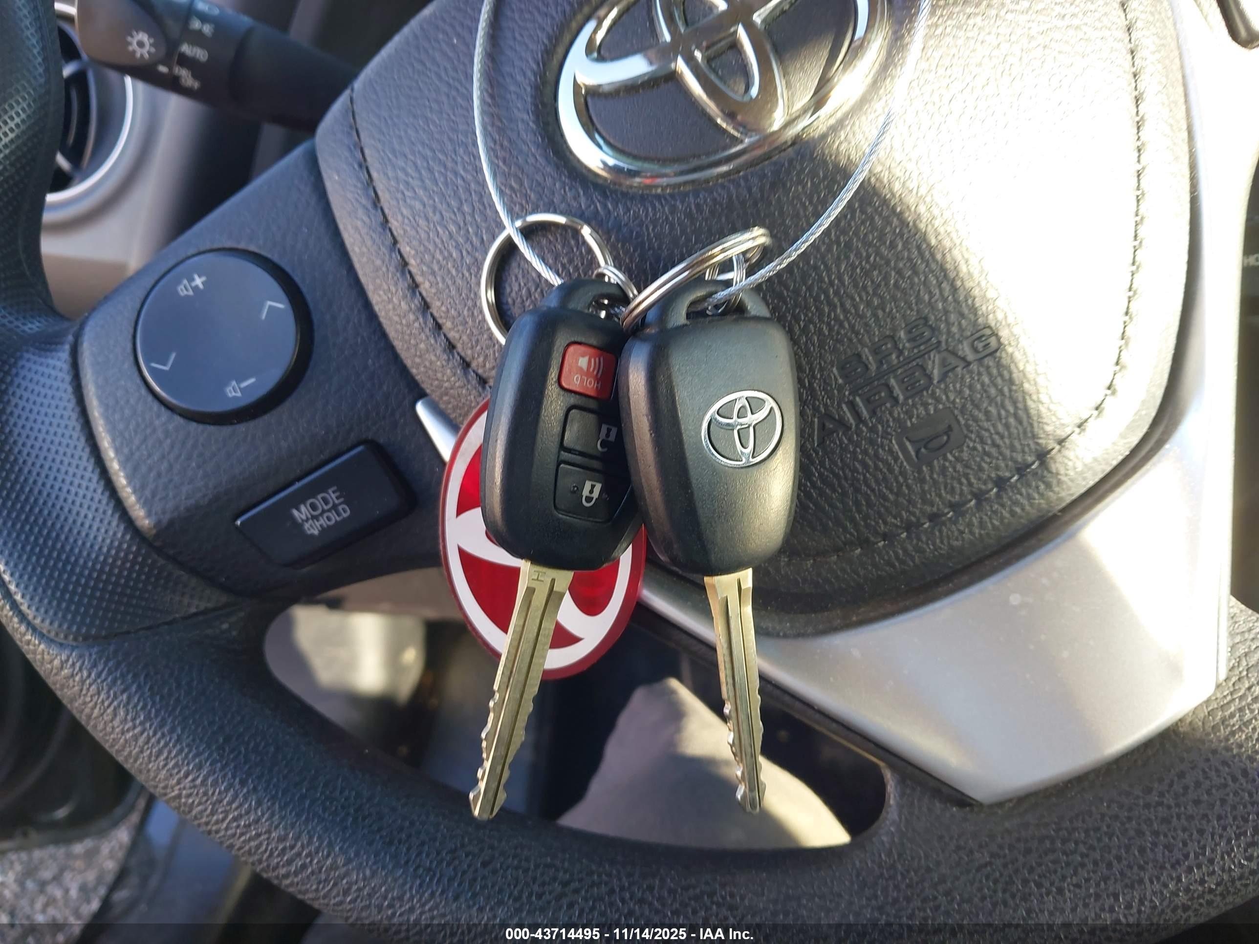 TOYOTA COROLLA image 11