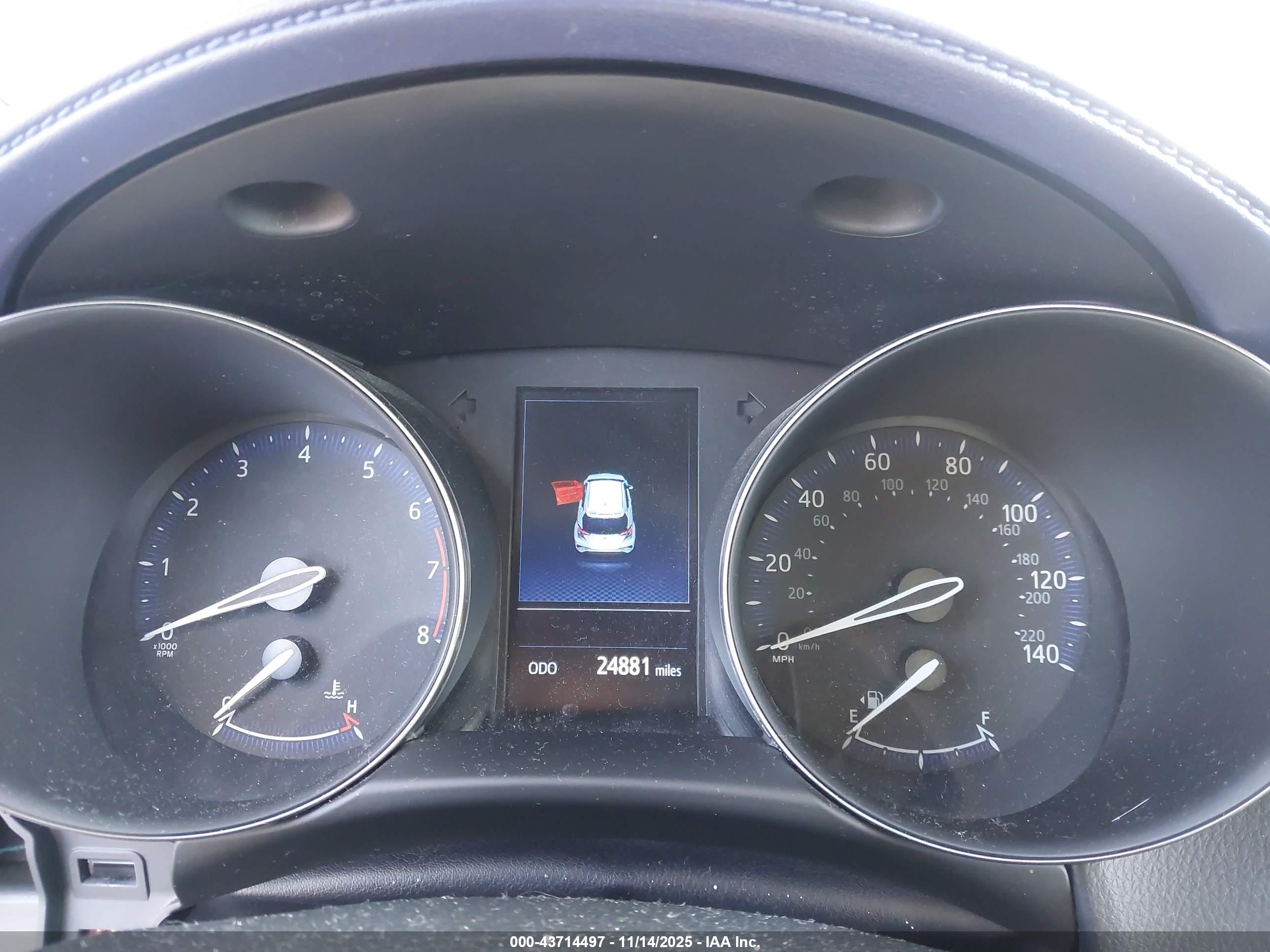 TOYOTA C-HR image 7
