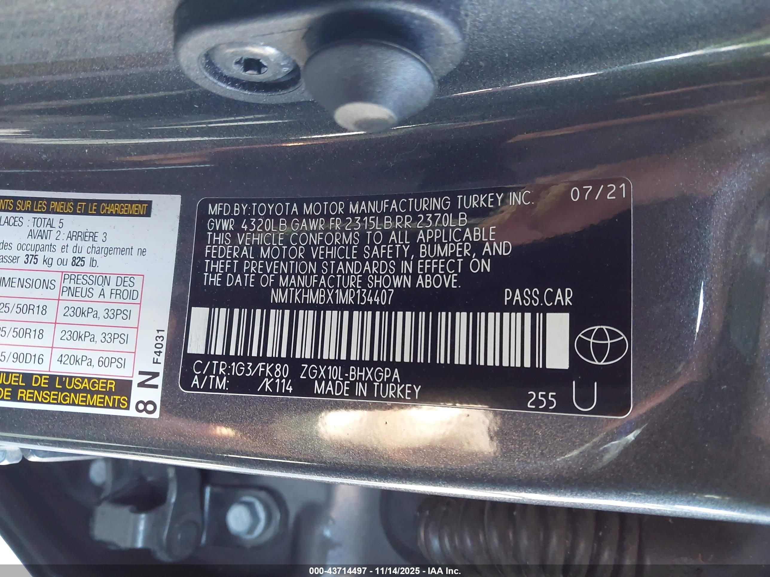 TOYOTA C-HR image 9