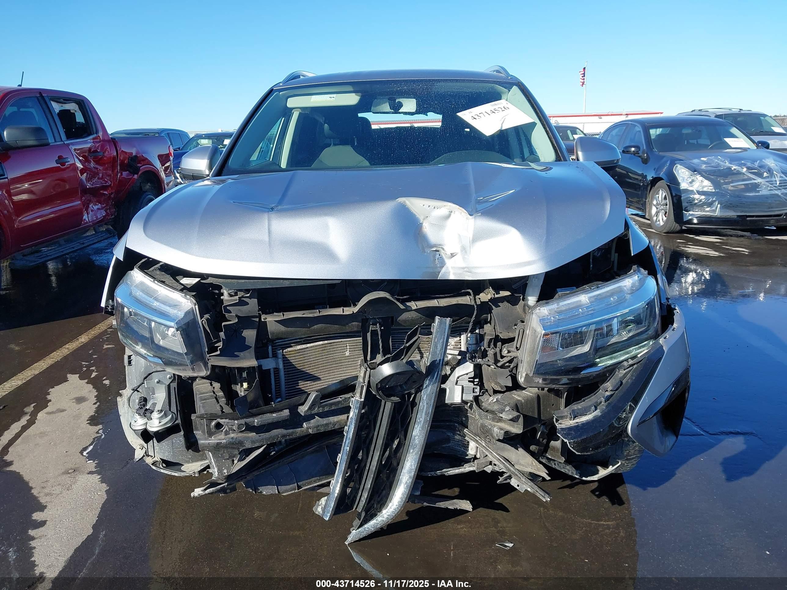 VOLKSWAGEN TAOS image 6