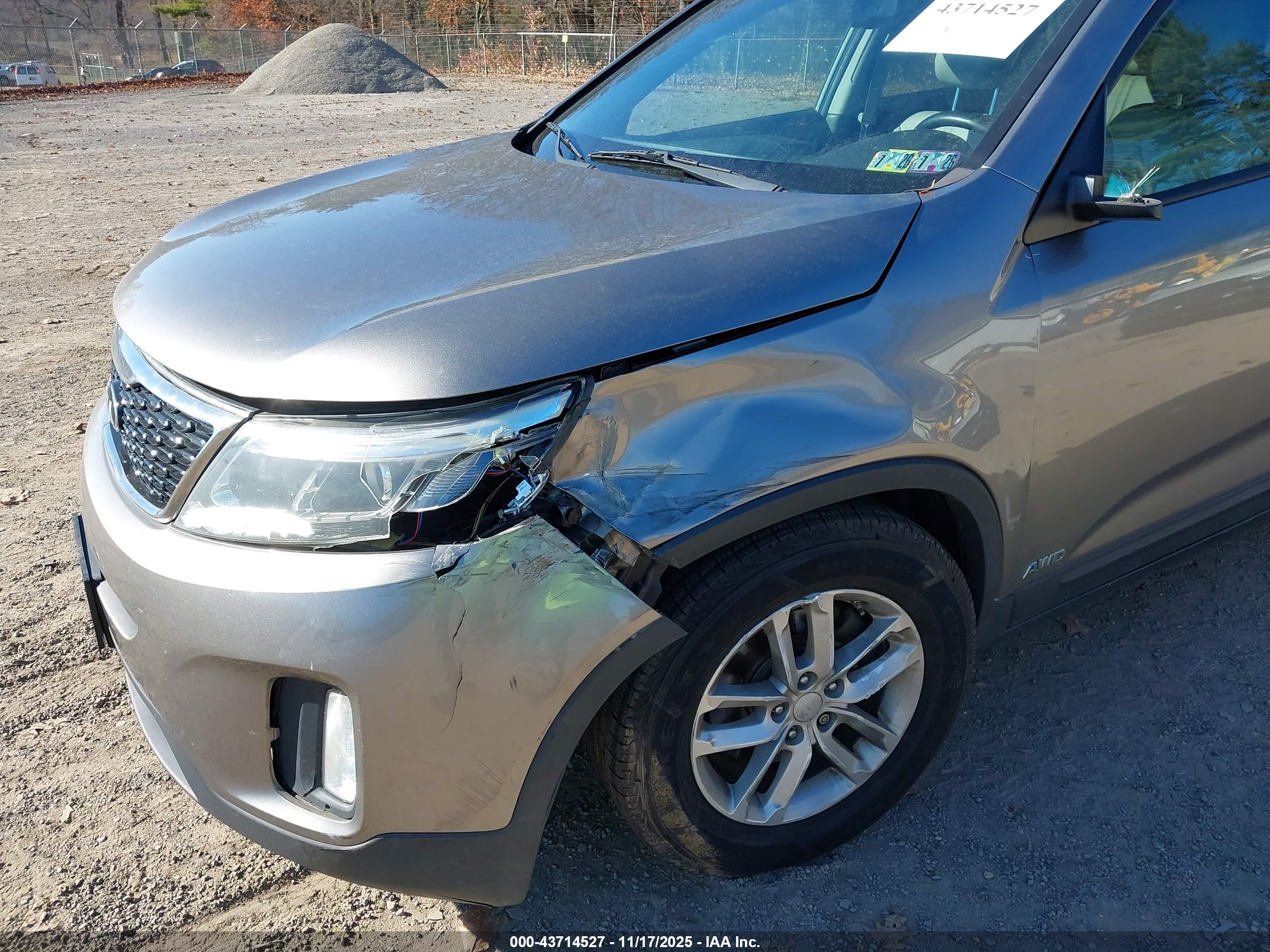 KIA SORENTO image 6