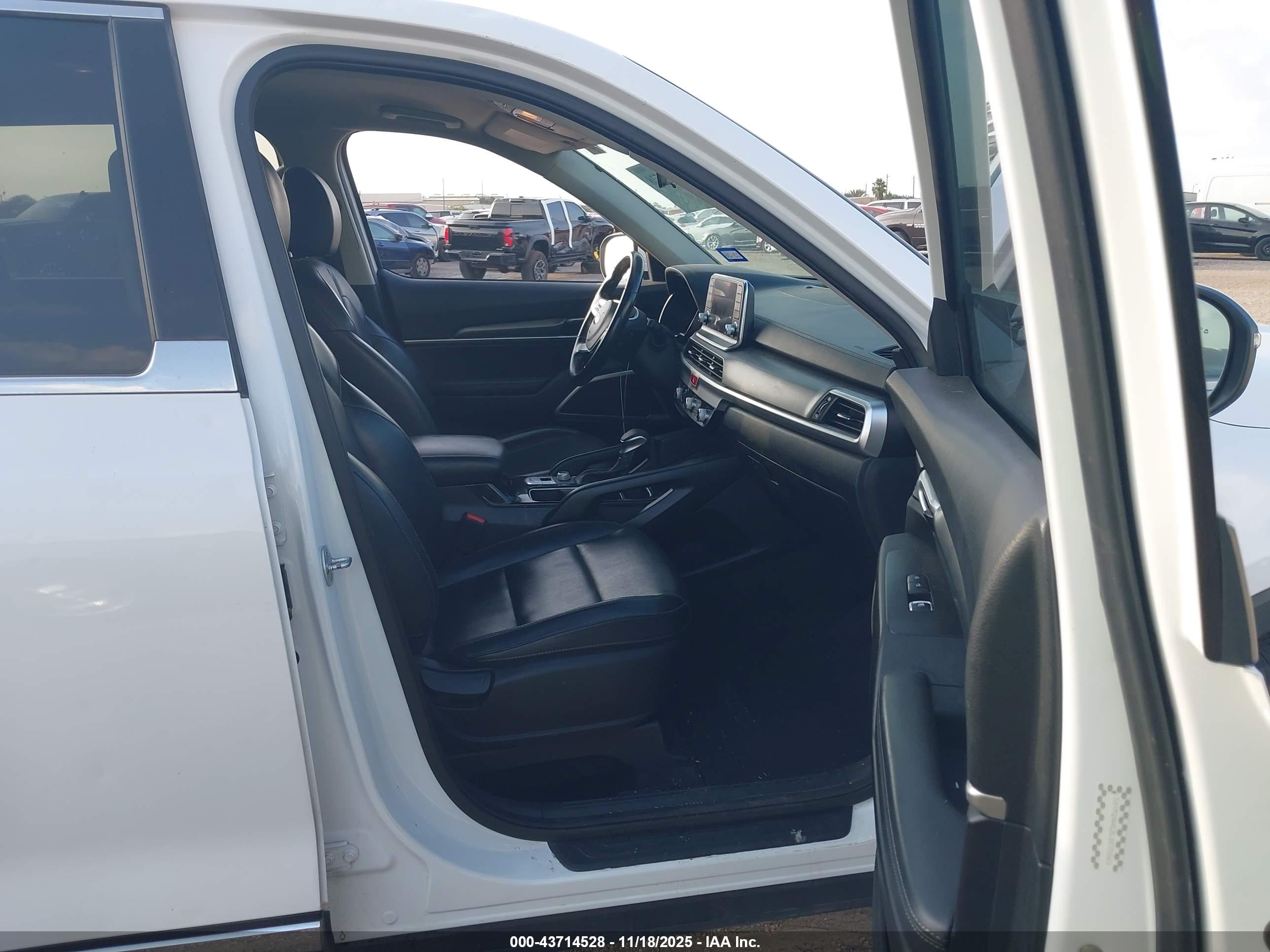 KIA TELLURIDE image 5