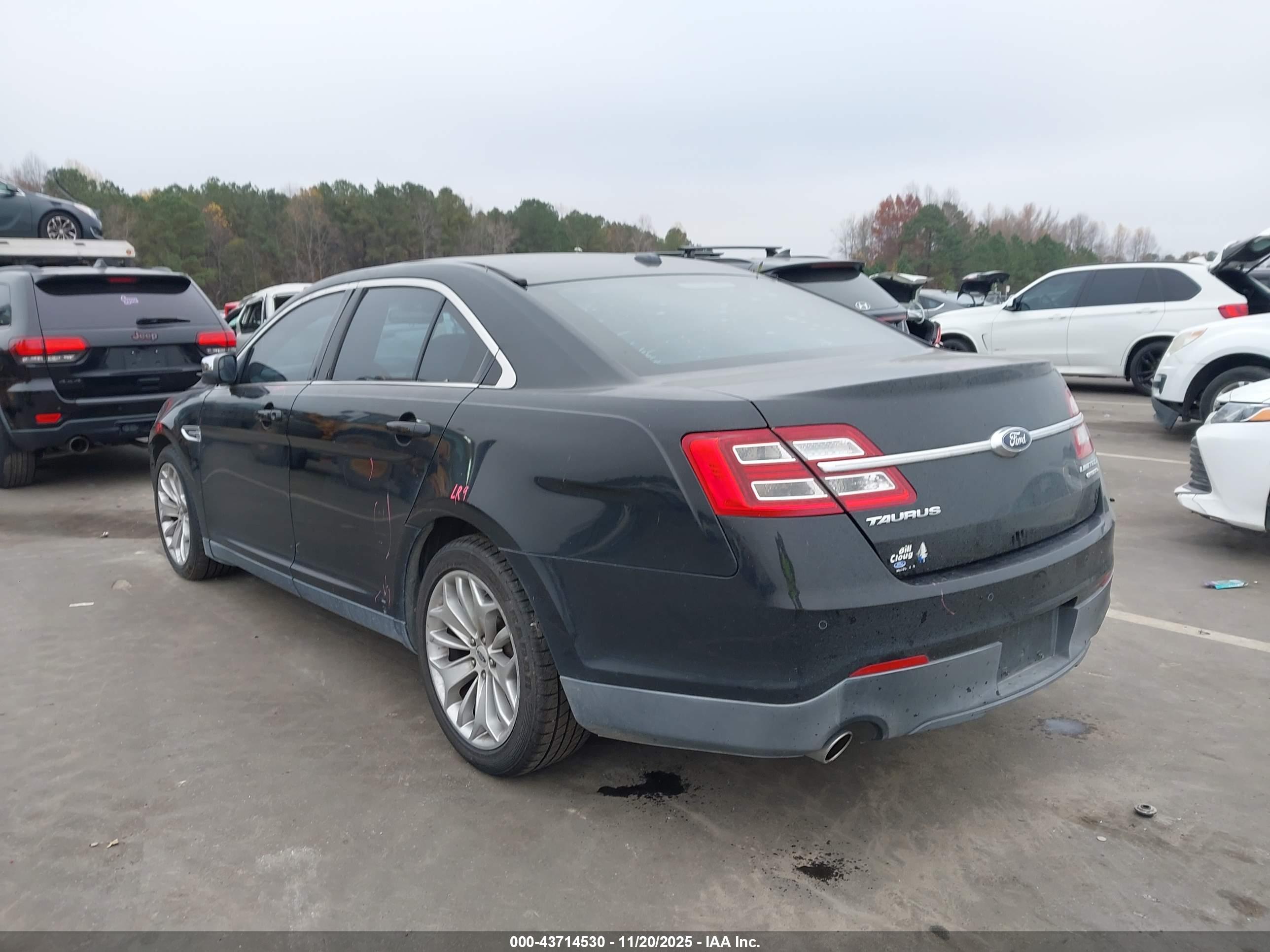 FORD TAURUS image 3