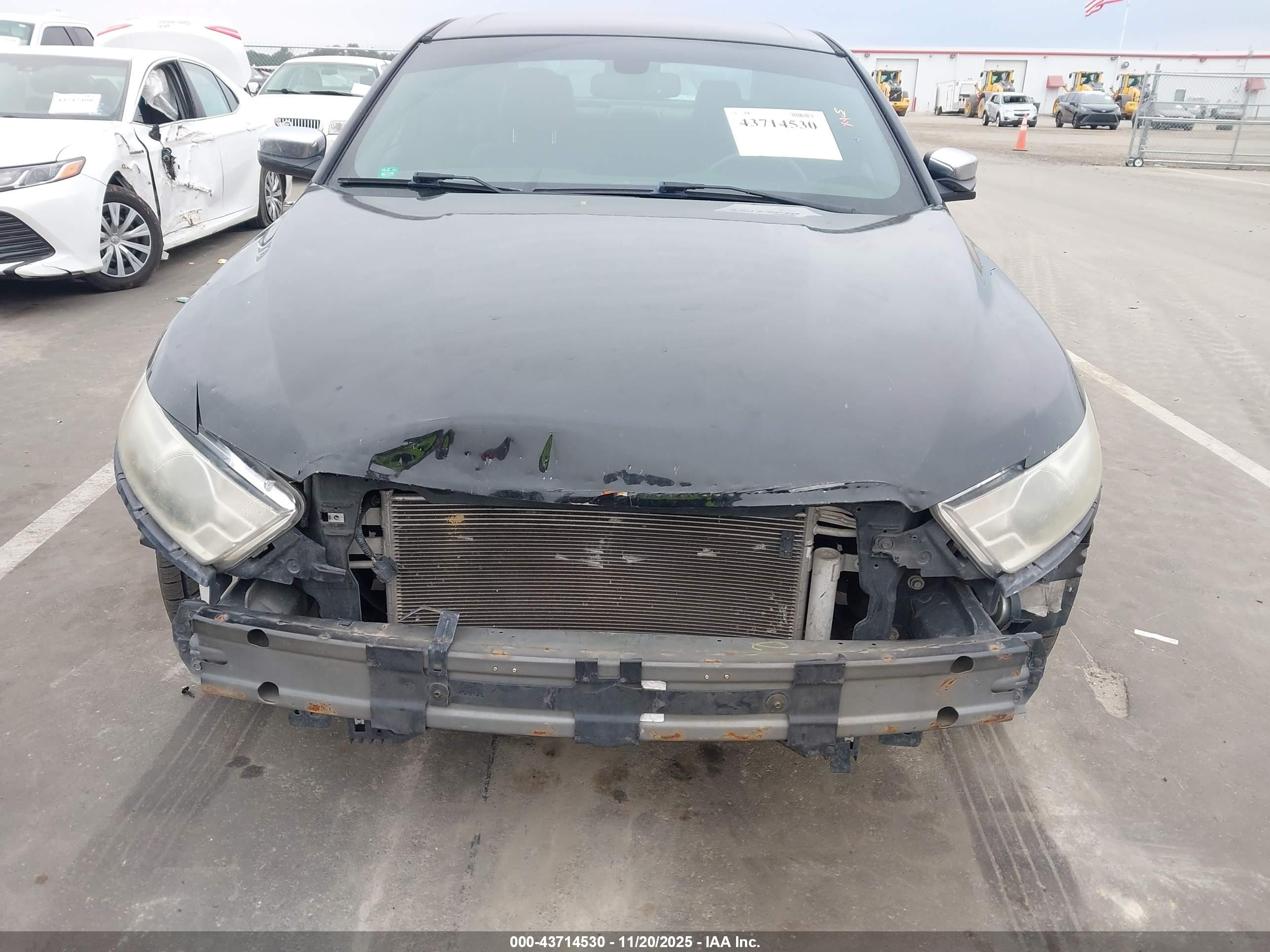 FORD TAURUS image 6