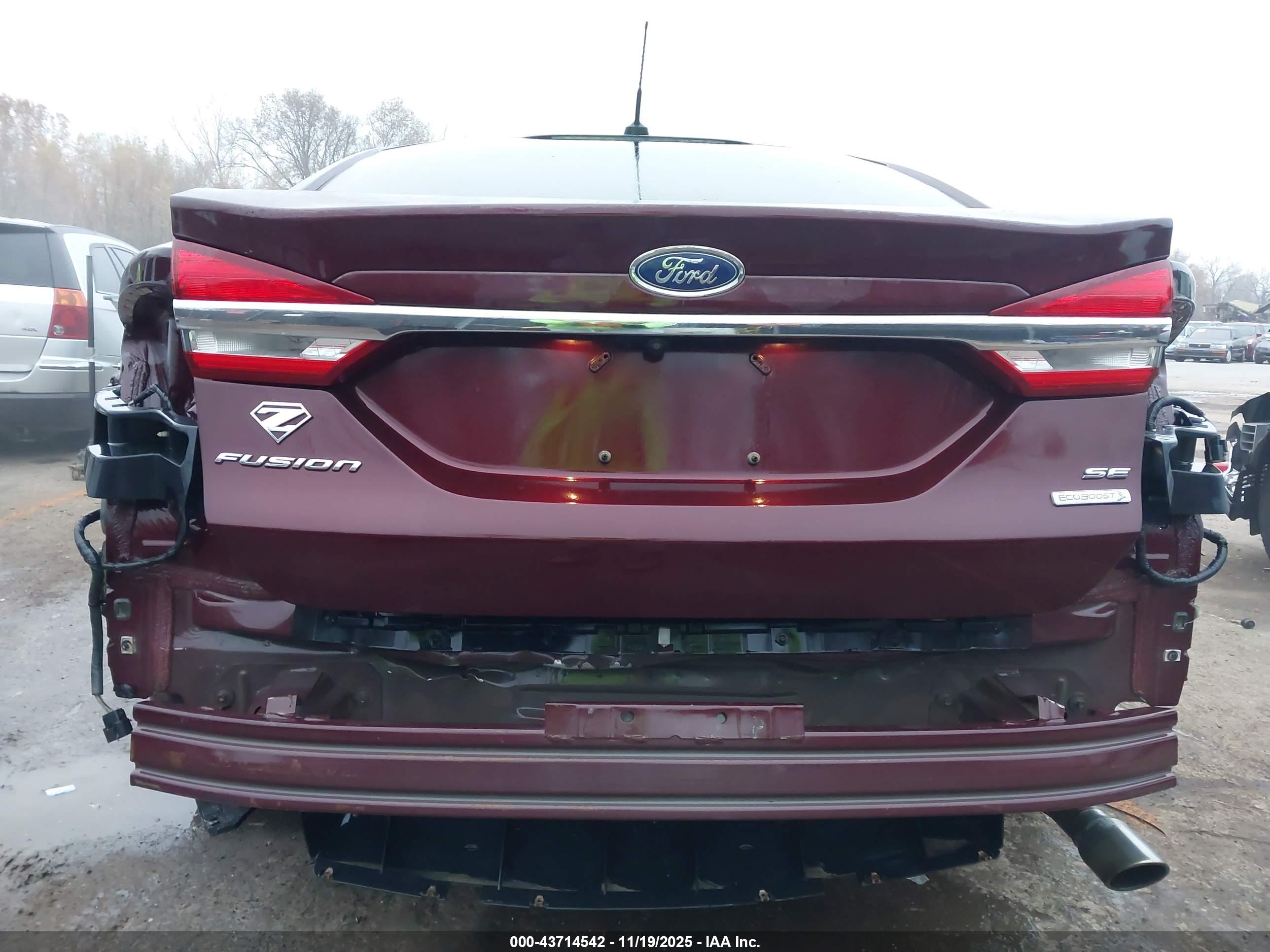 FORD FUSION image 6