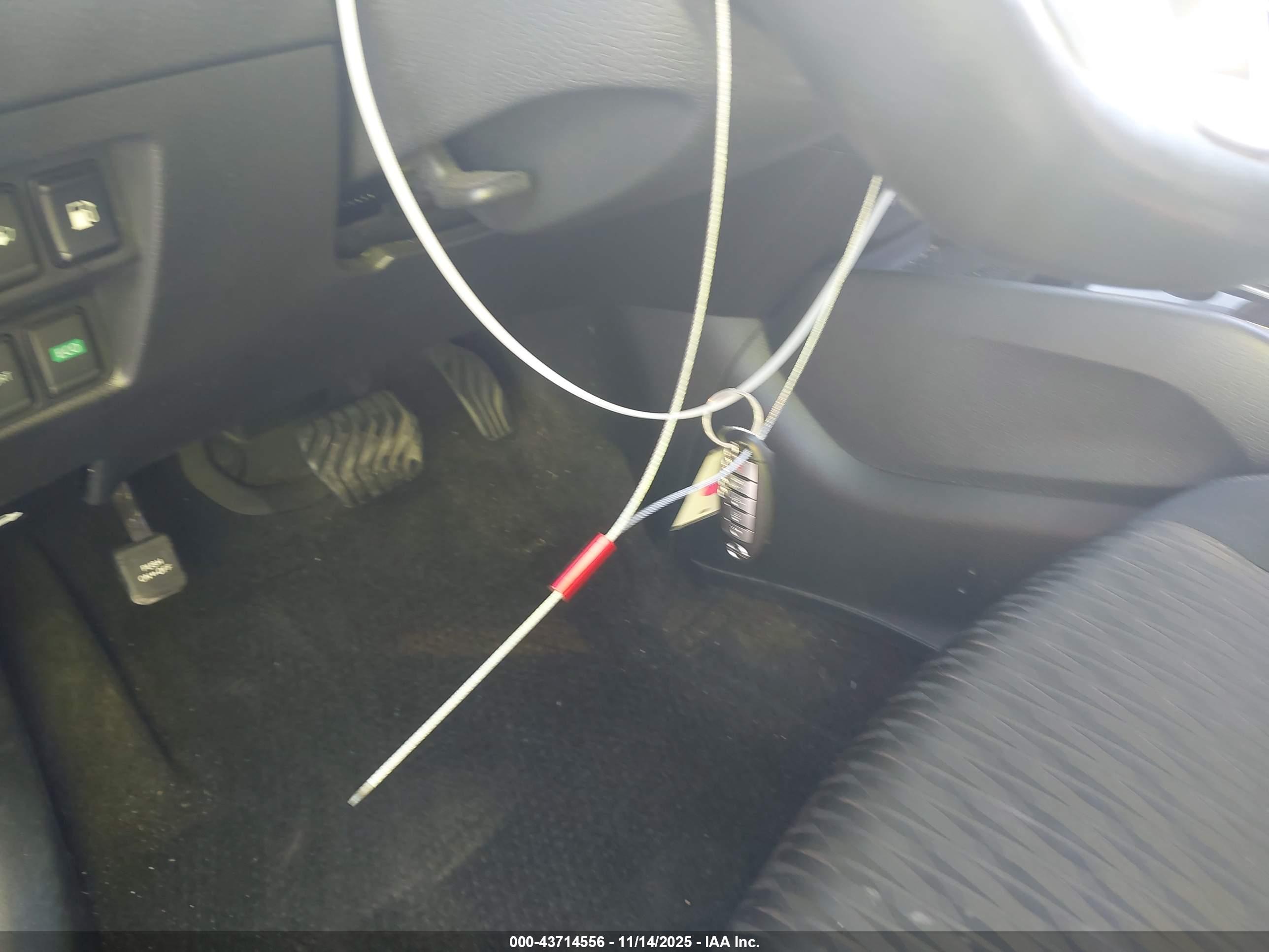 NISSAN ROGUE image 11