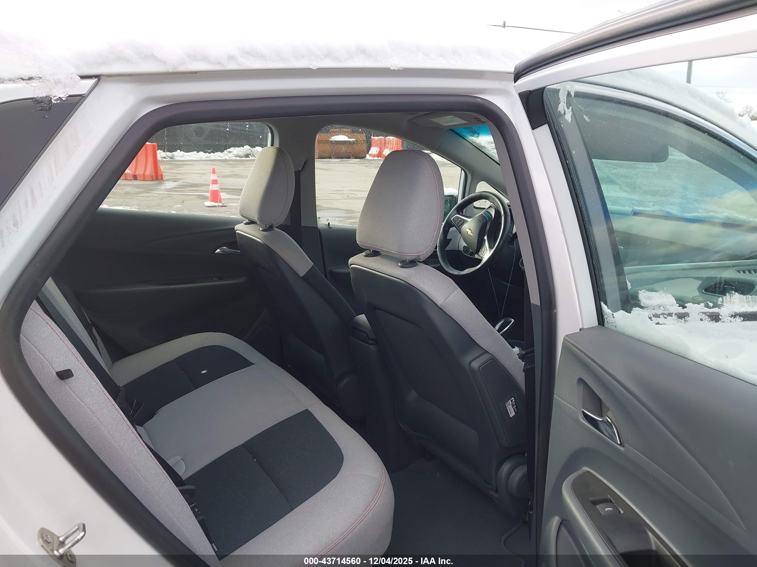 CHEVROLET BOLT image 8
