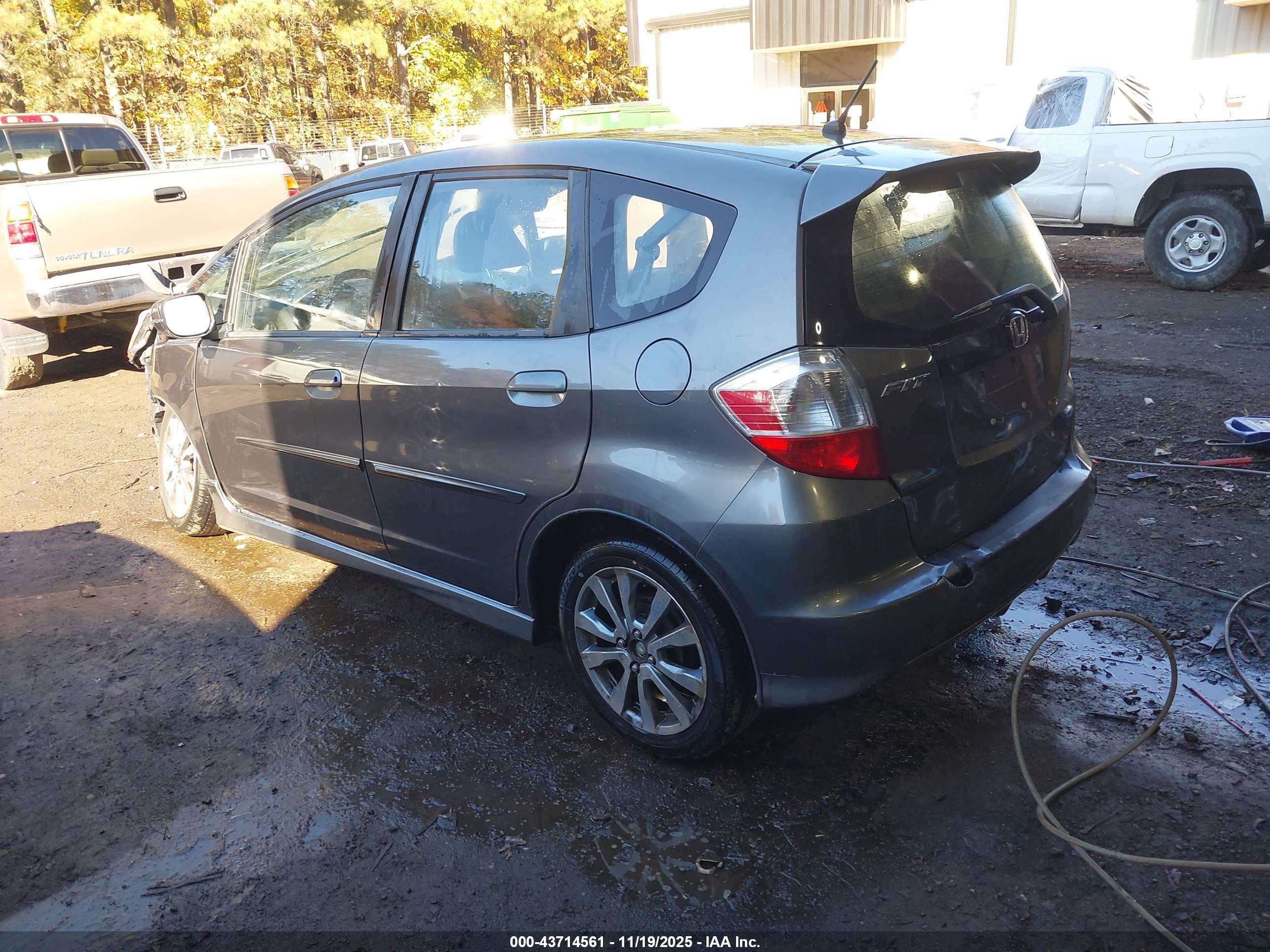 HONDA FIT image 3