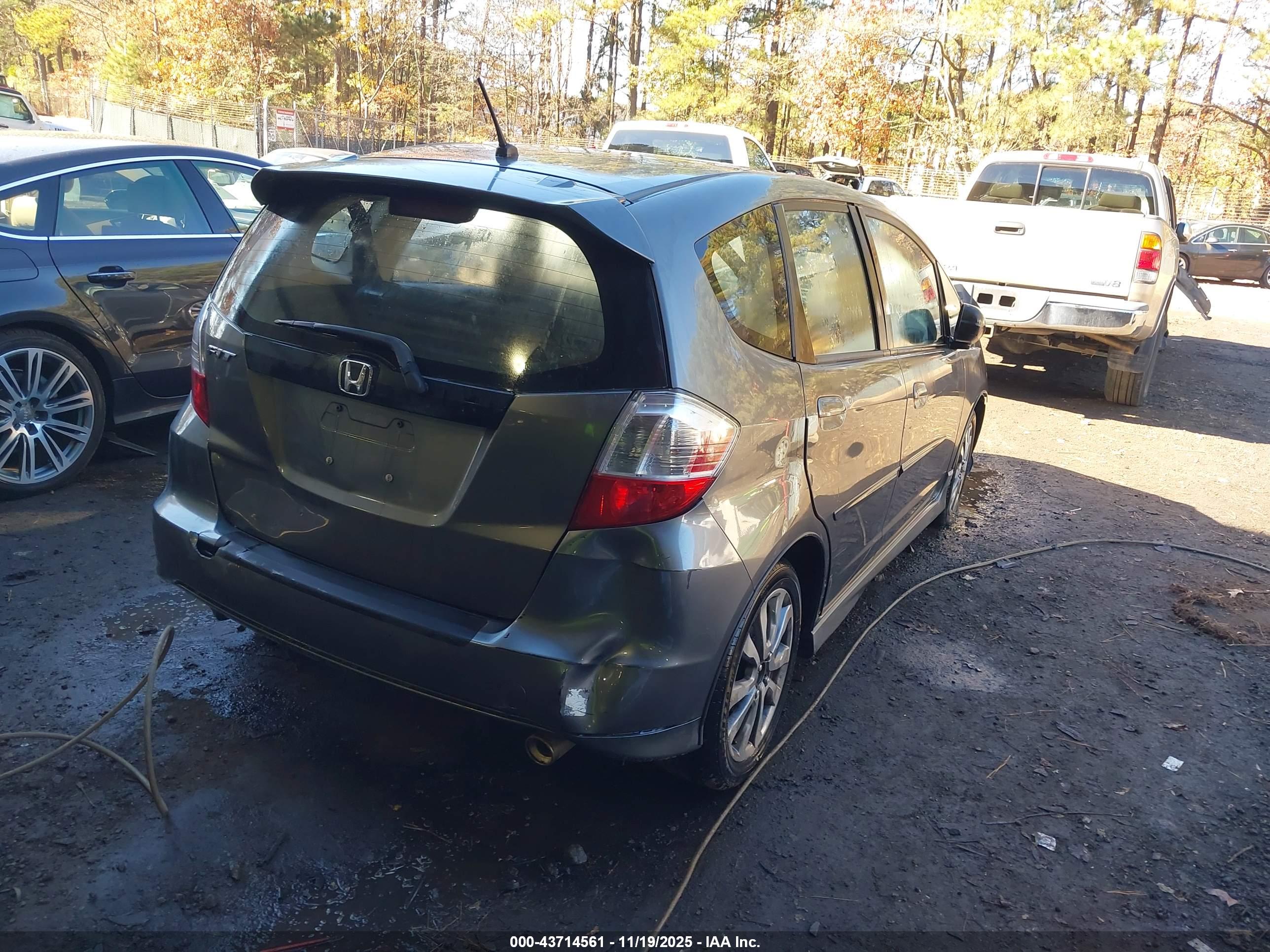 HONDA FIT image 4