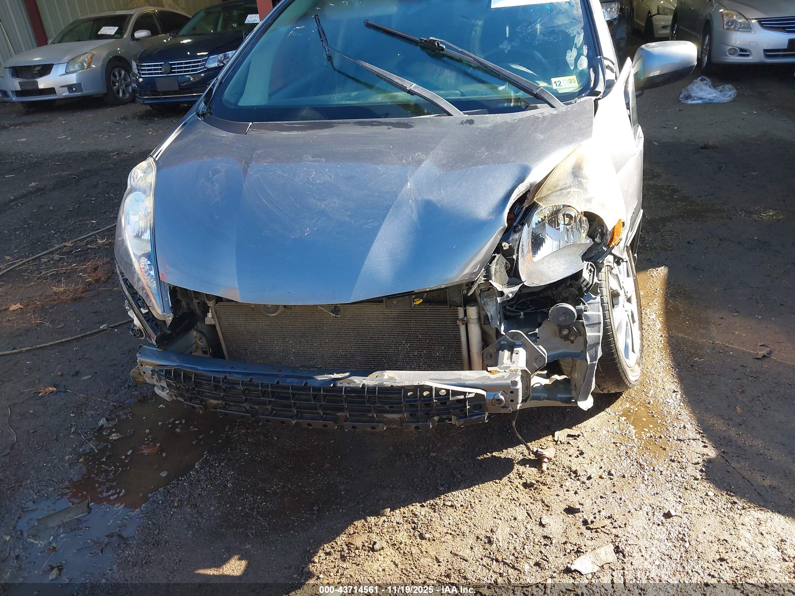 HONDA FIT image 6