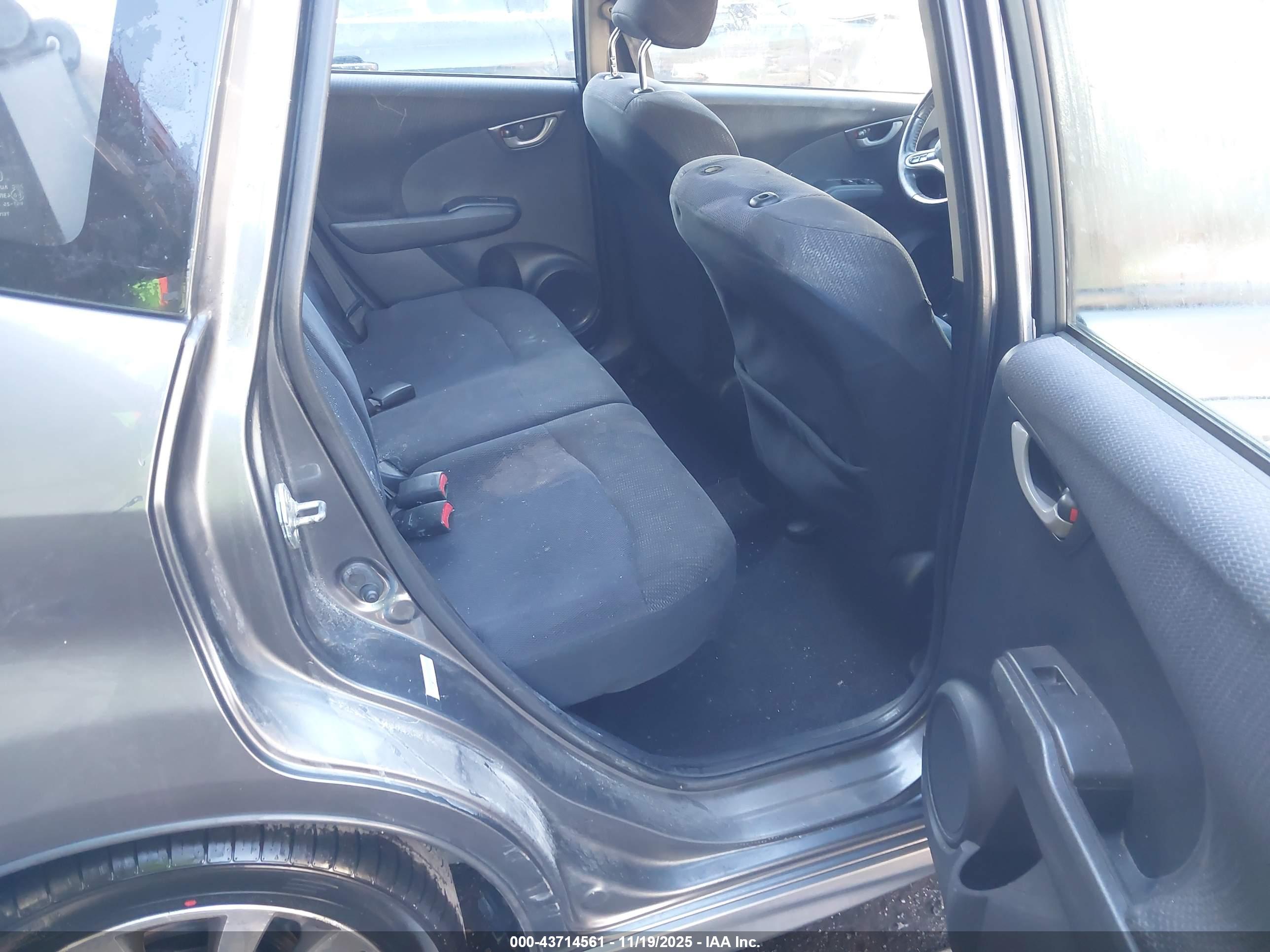 HONDA FIT image 8