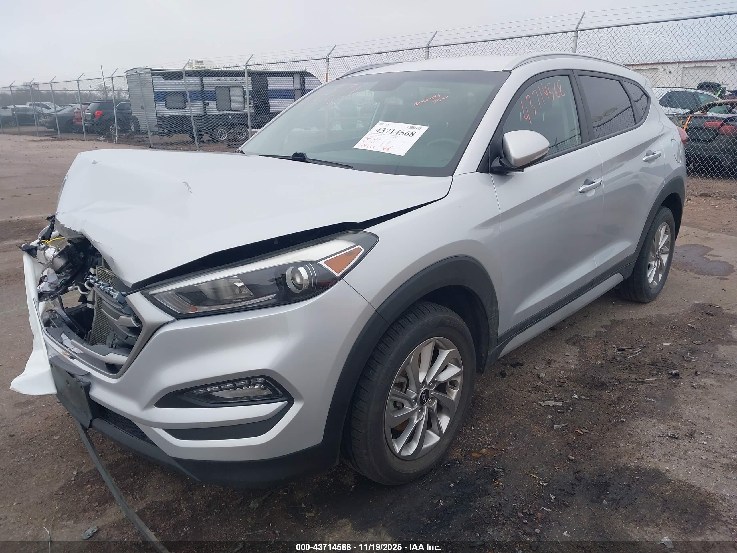 HYUNDAI TUCSON image 2